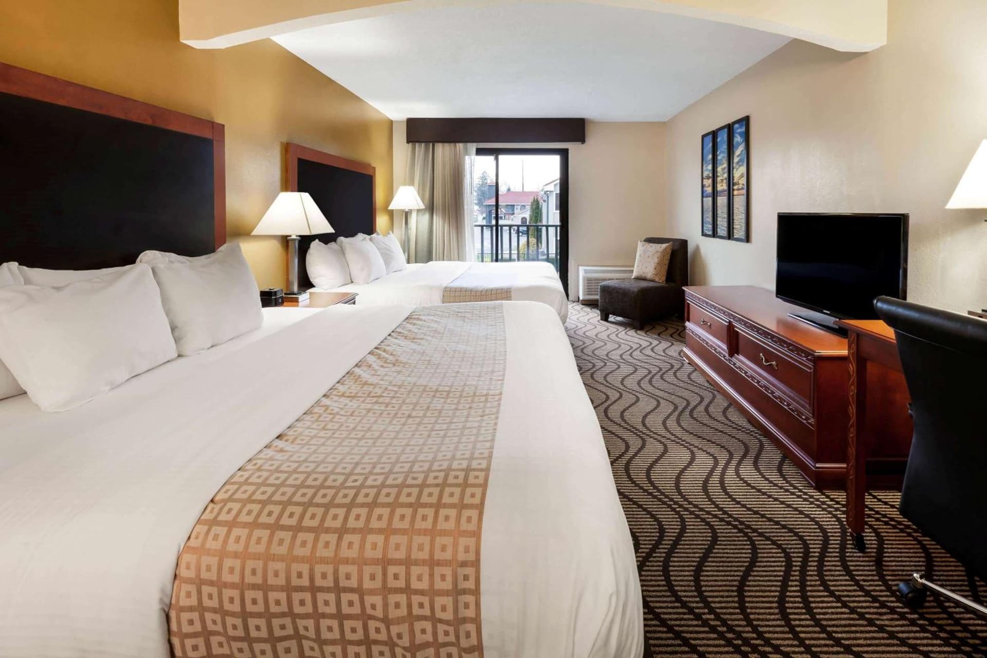 La Quinta Inn by Wyndham Sandusky near Cedar Point gallery photo in Sandusky, OH — image 34