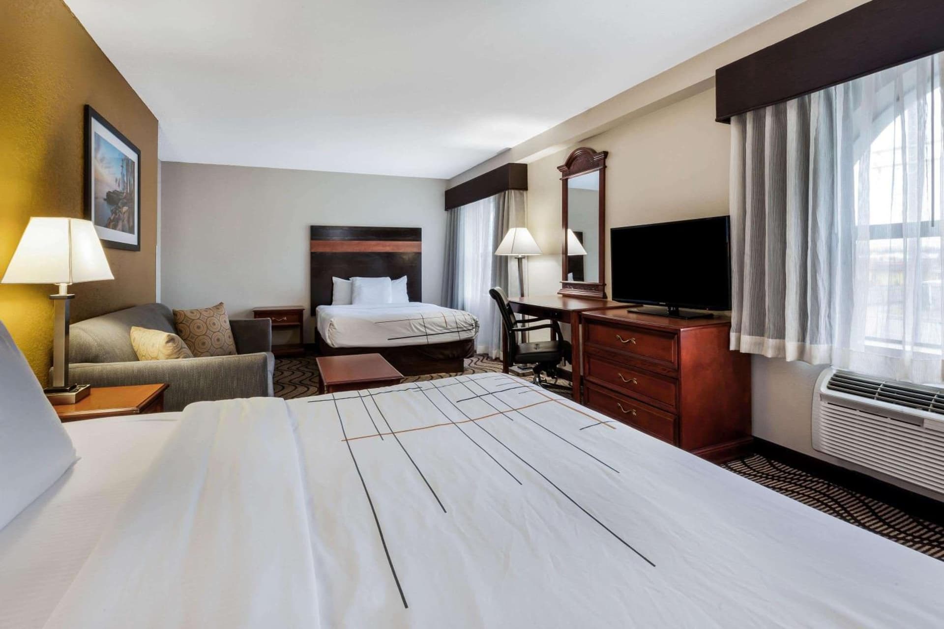 La Quinta Inn by Wyndham Sandusky near Cedar Point gallery photo in Sandusky, OH — image 25