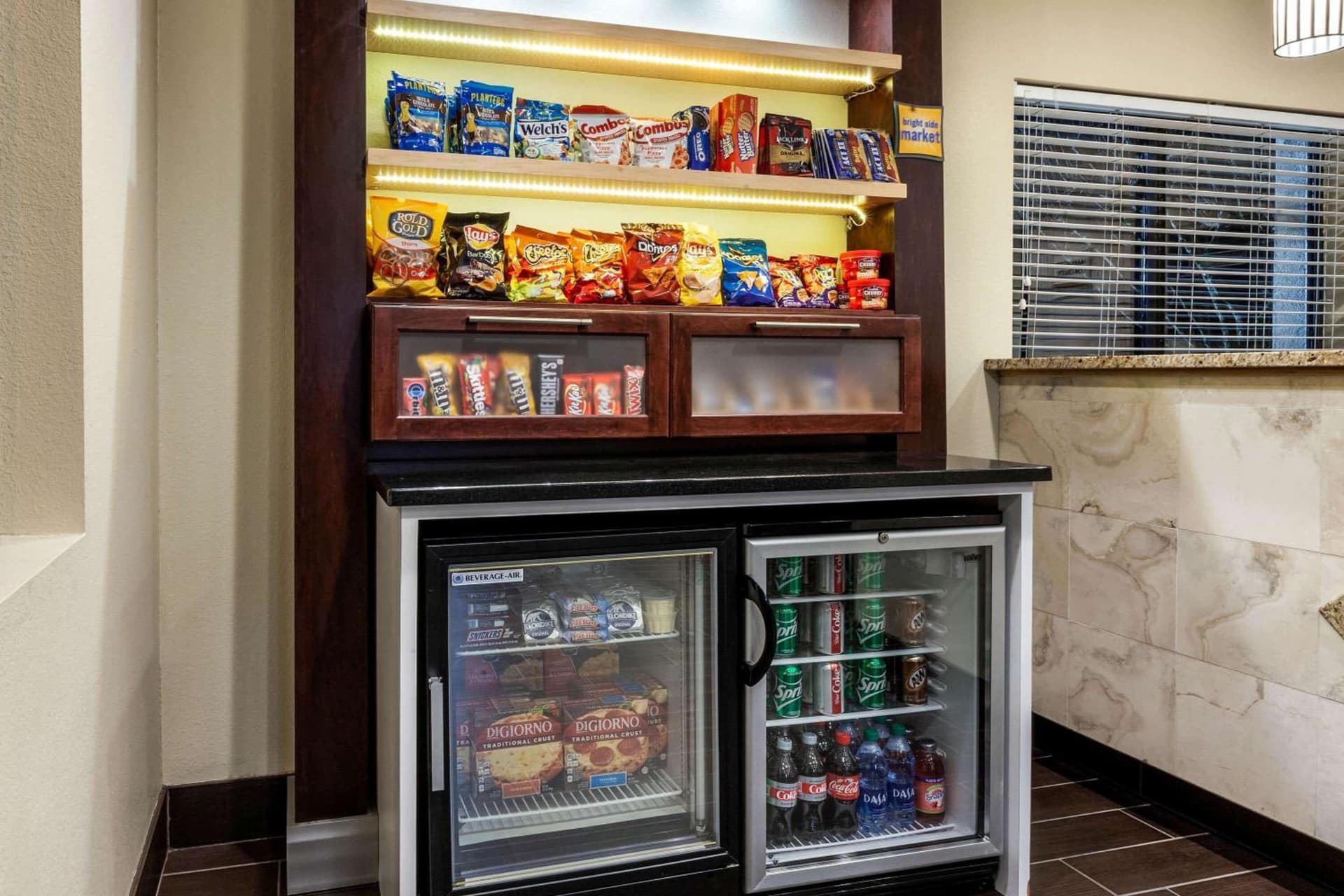 La Quinta Inn by Wyndham Sandusky near Cedar Point gallery photo in Sandusky, OH — image 32