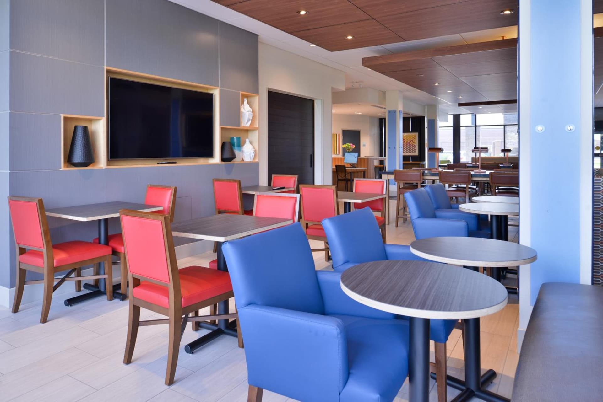 Holiday Inn Express & Suites - Olathe West by IHG gallery photo in Olathe, KS — image 16