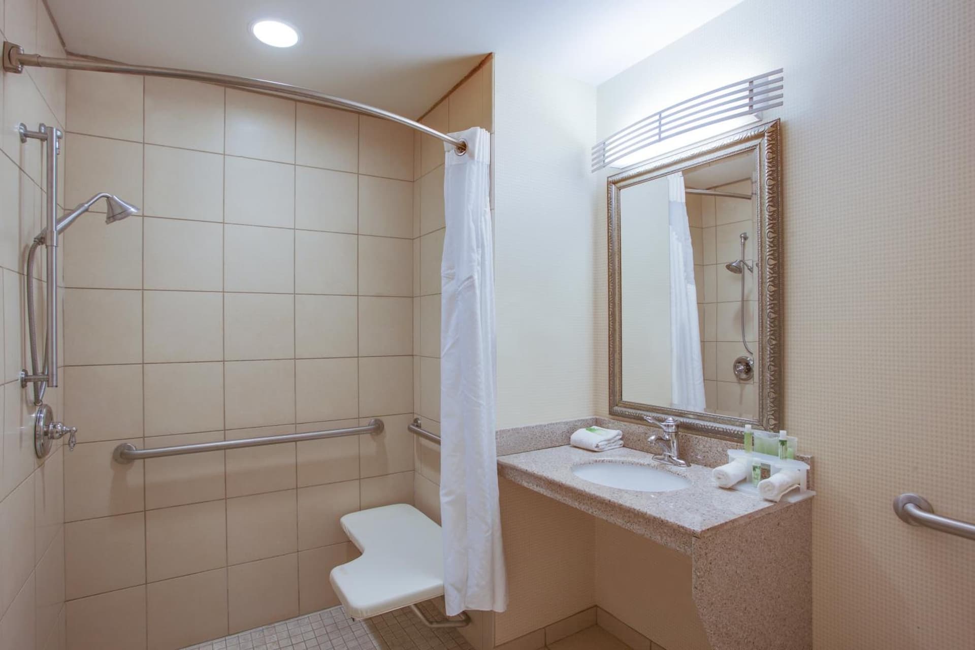 Holiday Inn Express Hotel & Suites Greensboro-East by IHG gallery photo in Greensboro, NC — image 12