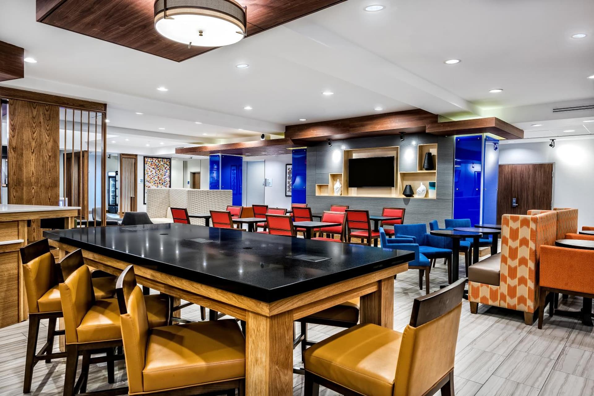 Holiday Inn Express & Suites Austin - Round Rock Area by IHG property views in Round Rock, TX — gallery photo 3