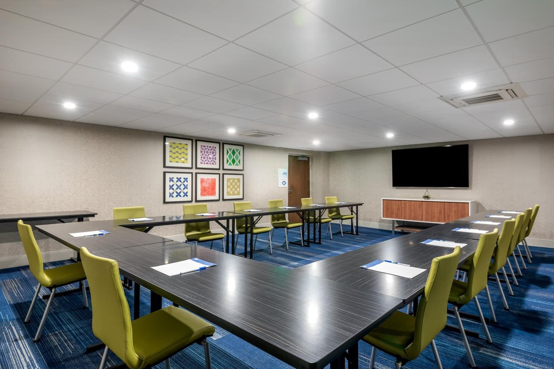 Holiday Inn Express & Suites Santa Ana - Orange County by IHG gallery photo in Santa Ana, CA — image 31