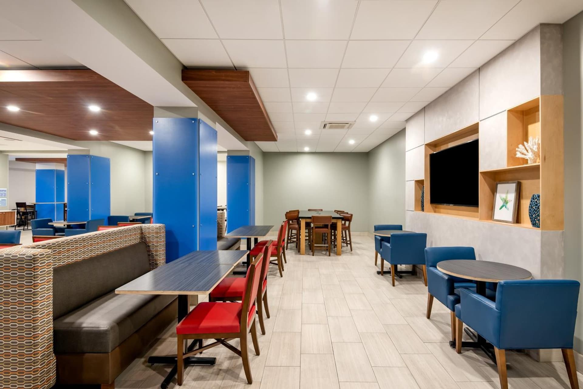 Holiday Inn Express & Suites Santa Ana - Orange County by IHG gallery photo in Santa Ana, CA — image 35