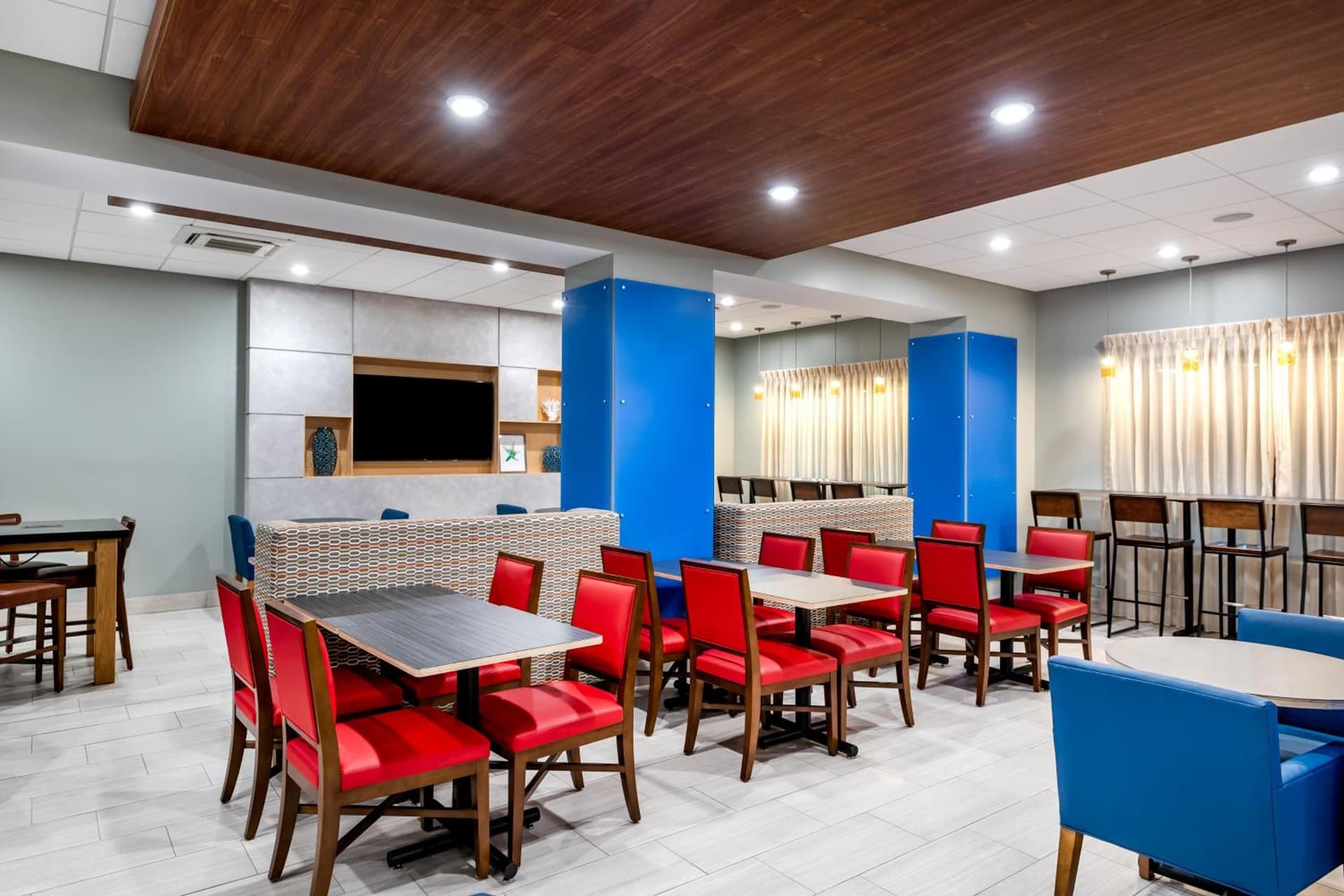 Holiday Inn Express & Suites Santa Ana - Orange County by IHG gallery photo in Santa Ana, CA — image 28