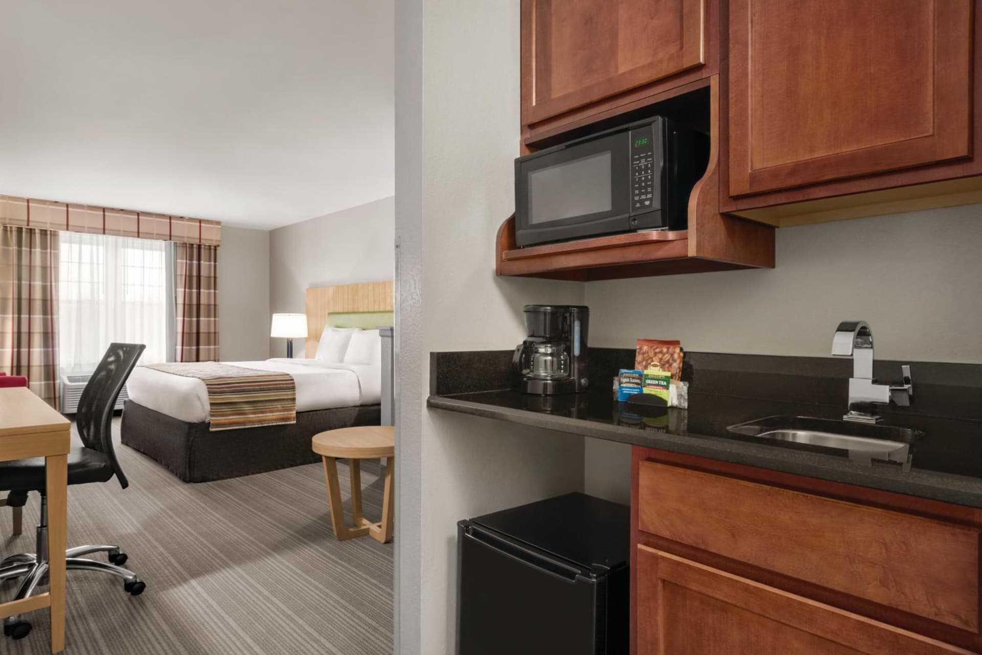 Country Inn & Suites by Radisson, Schaumburg, IL gallery photo in Schaumburg, IL — image 31