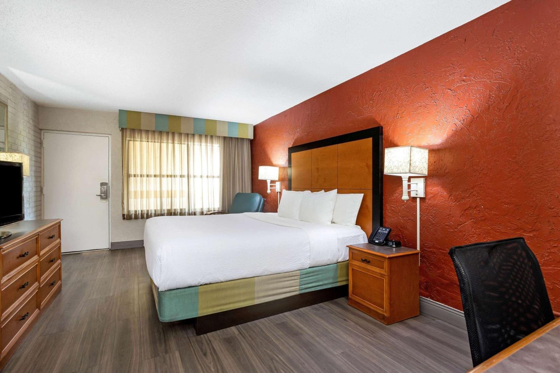 La Quinta Inn Tampa Airport Stadium Westshore property views in Tampa, FL — gallery photo 3