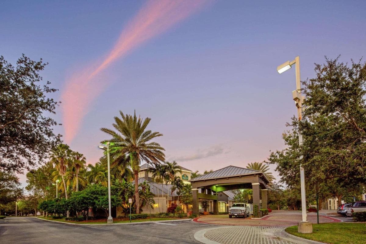 La Quinta by Wyndham Ft. Lauderdale Plantation interior in Plantation, FL — gallery photo 2