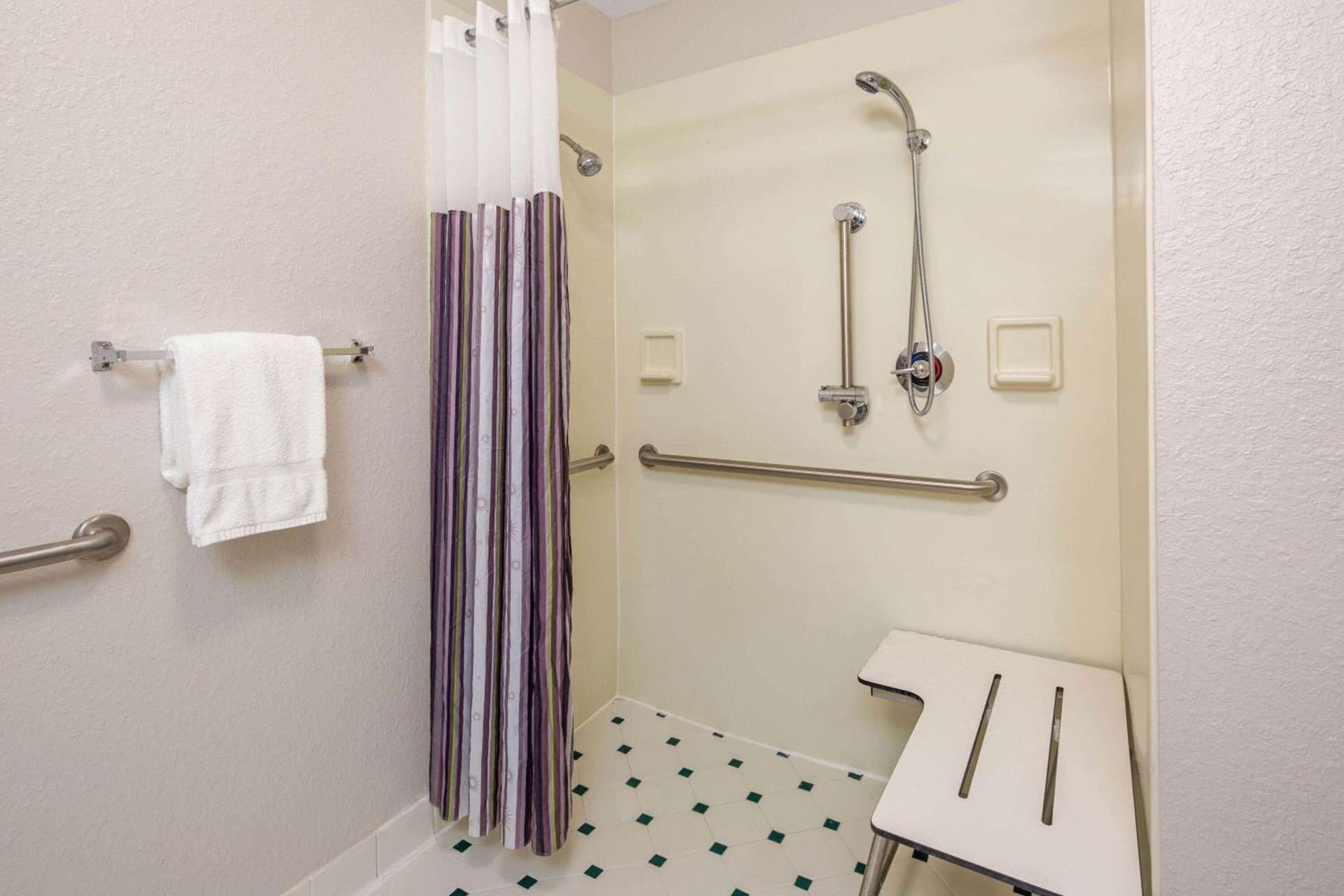 La Quinta by Wyndham Ft. Lauderdale Plantation interior in Plantation, FL — gallery photo 2