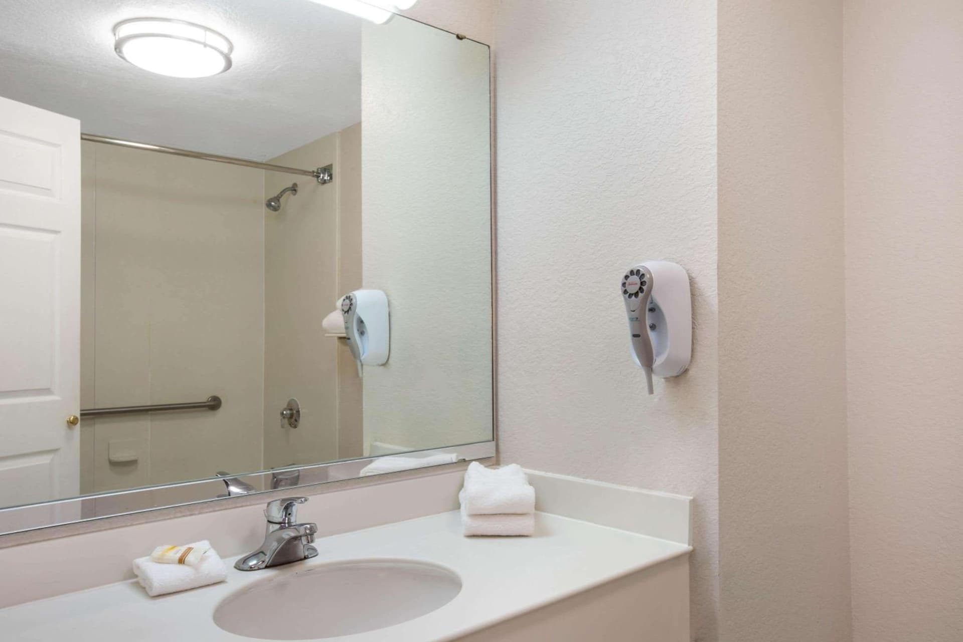 La Quinta by Wyndham Ft. Lauderdale Plantation gallery photo in Plantation, FL — image 17