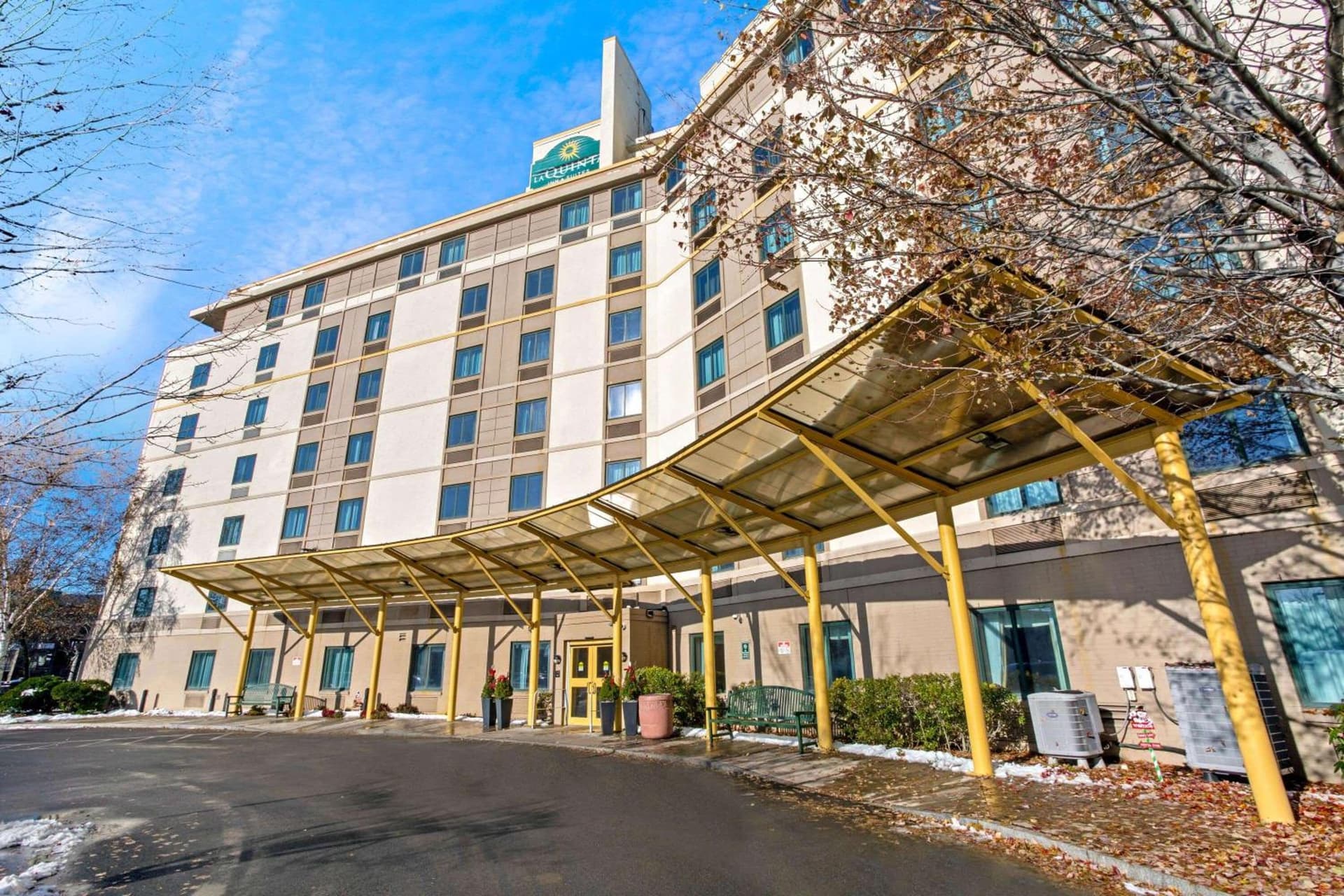 La Quinta Inn & Suites by Wyndham Boston Somerville featured exterior or lobby in Somerville, MA — similar hotel