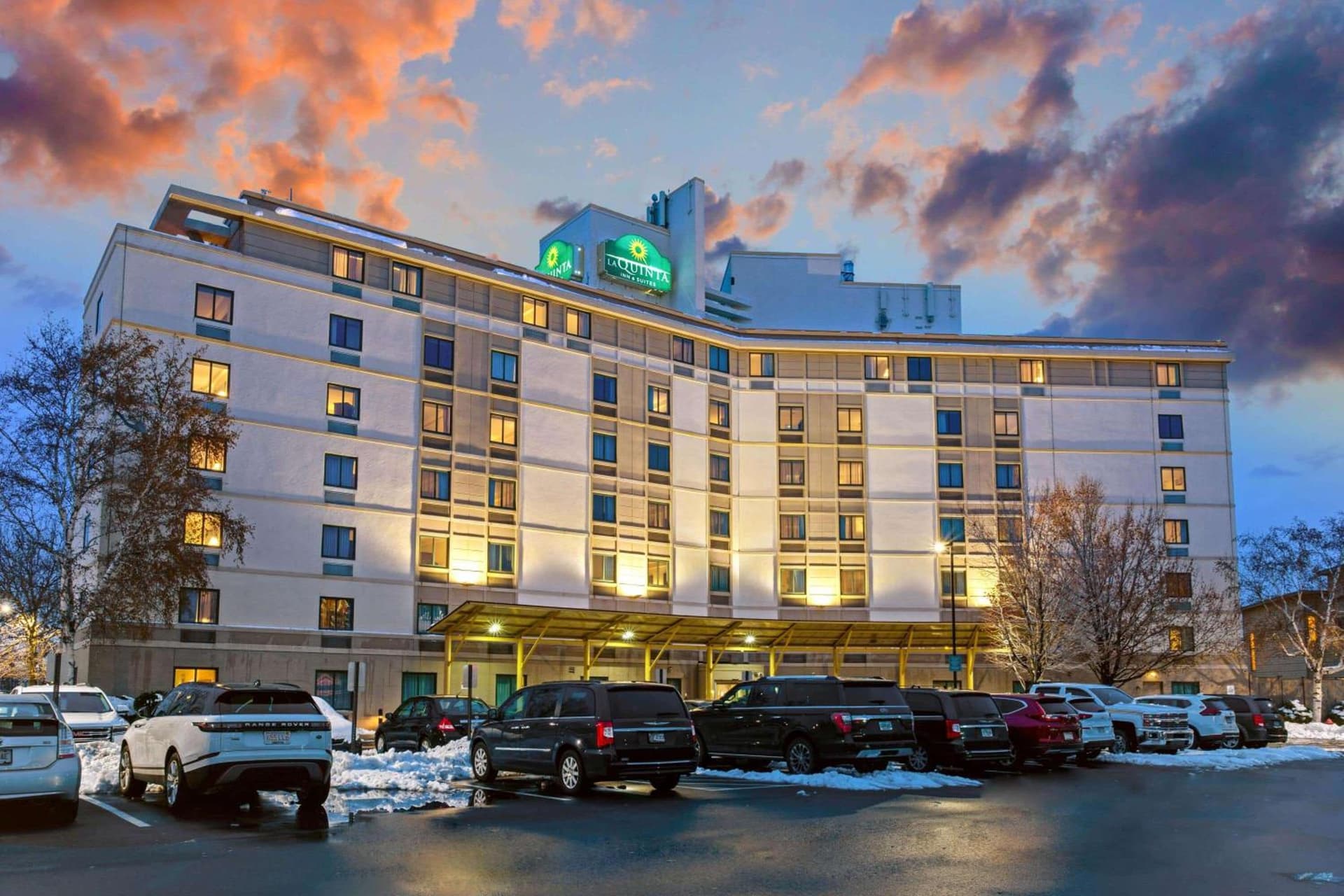 La Quinta Inn & Suites by Wyndham Boston Somerville property views in Somerville, MA — gallery photo 3
