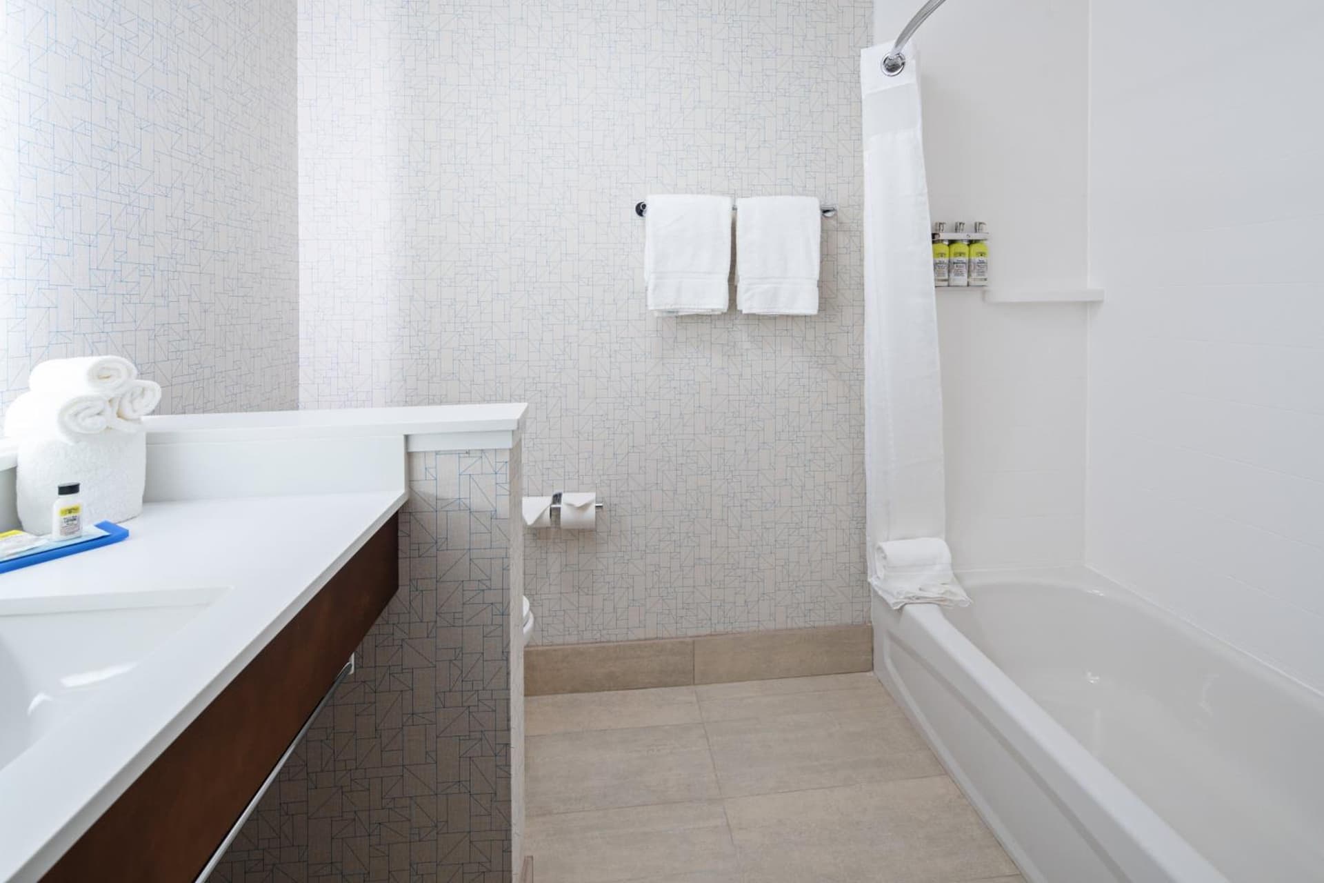 Holiday Inn Express & Suites - Murrieta by IHG gallery photo in Murrieta, CA — image 10
