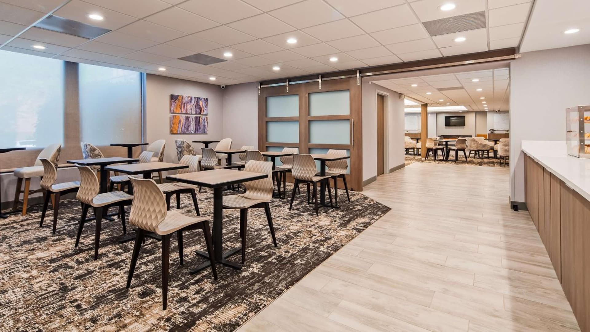 SureStay Plus Hotel by Best Western Chicago Lombard gallery photo in Lombard, IL — image 31