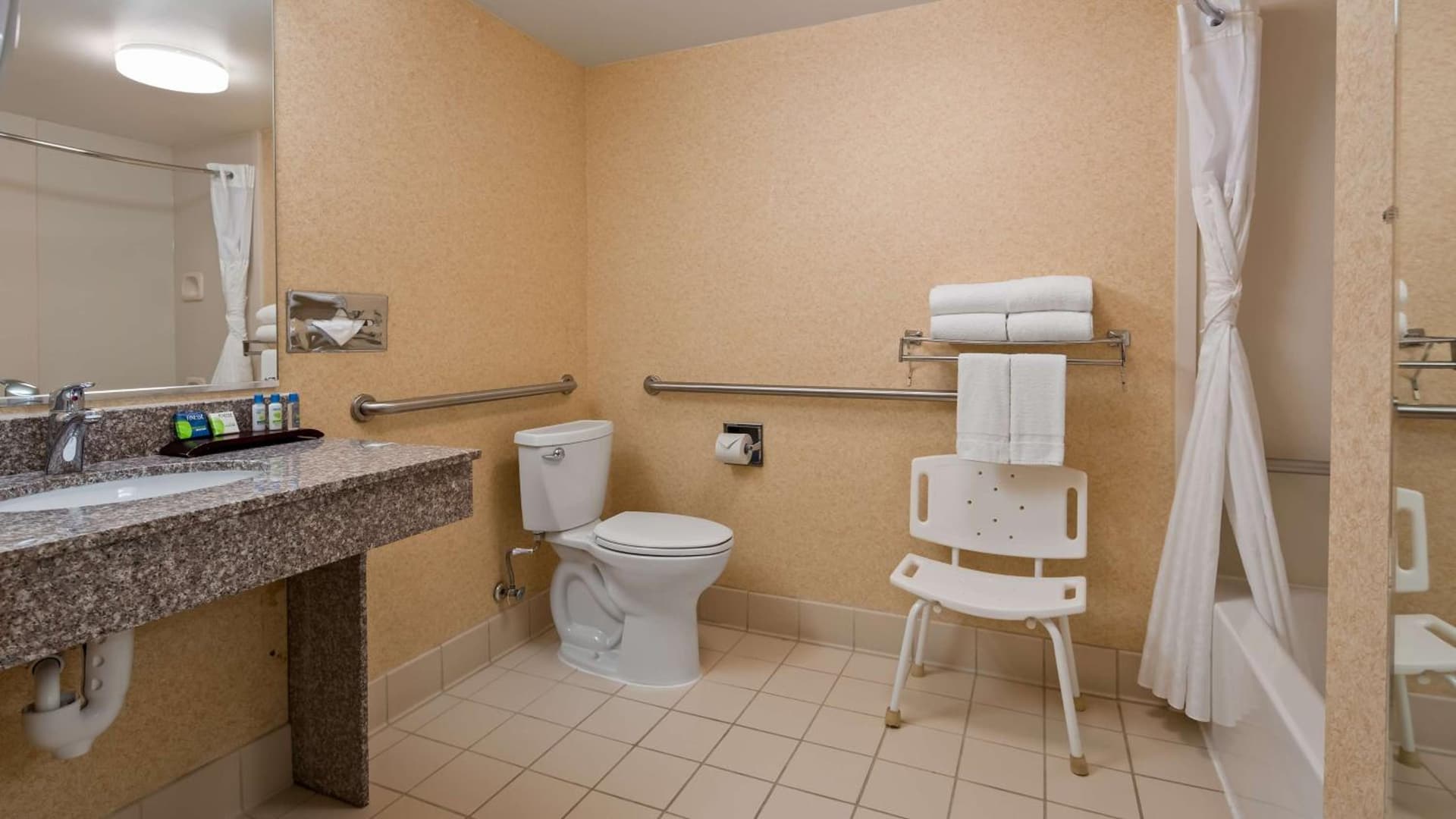 SureStay Plus Hotel by Best Western Chicago Lombard gallery photo in Lombard, IL — image 8