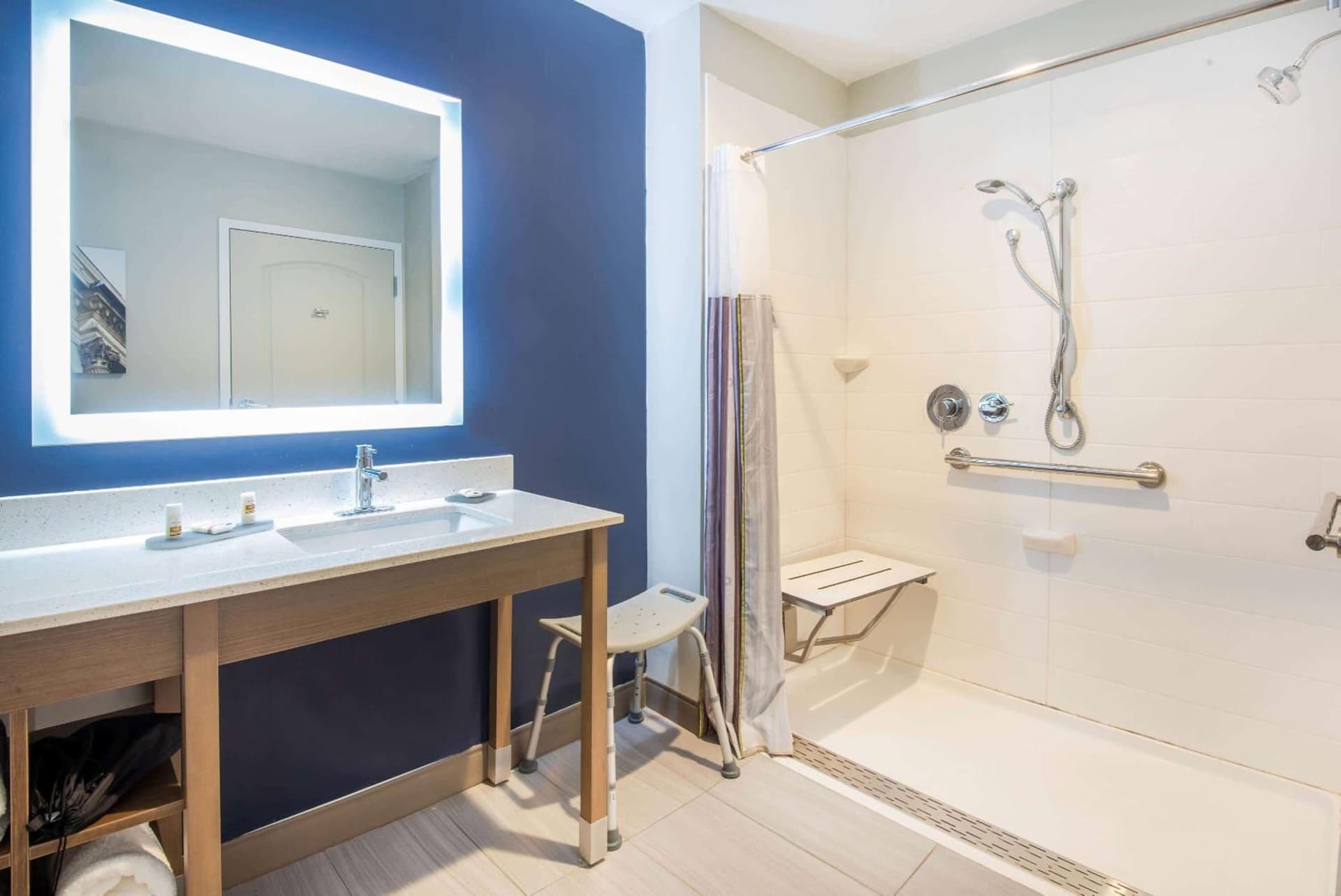 La Quinta by Wyndham Buffalo Amherst gallery photo in Amherst, NY — image 32