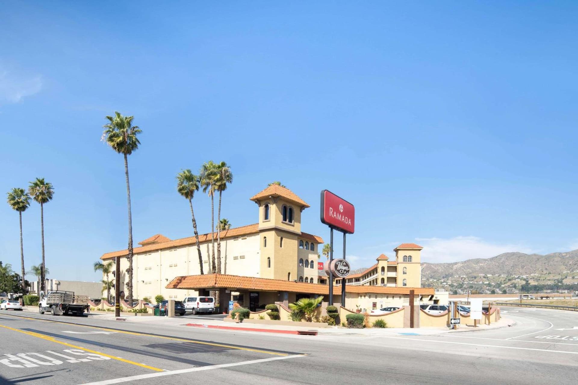 Ramada by Wyndham Burbank Airport — hotel in Burbank, California