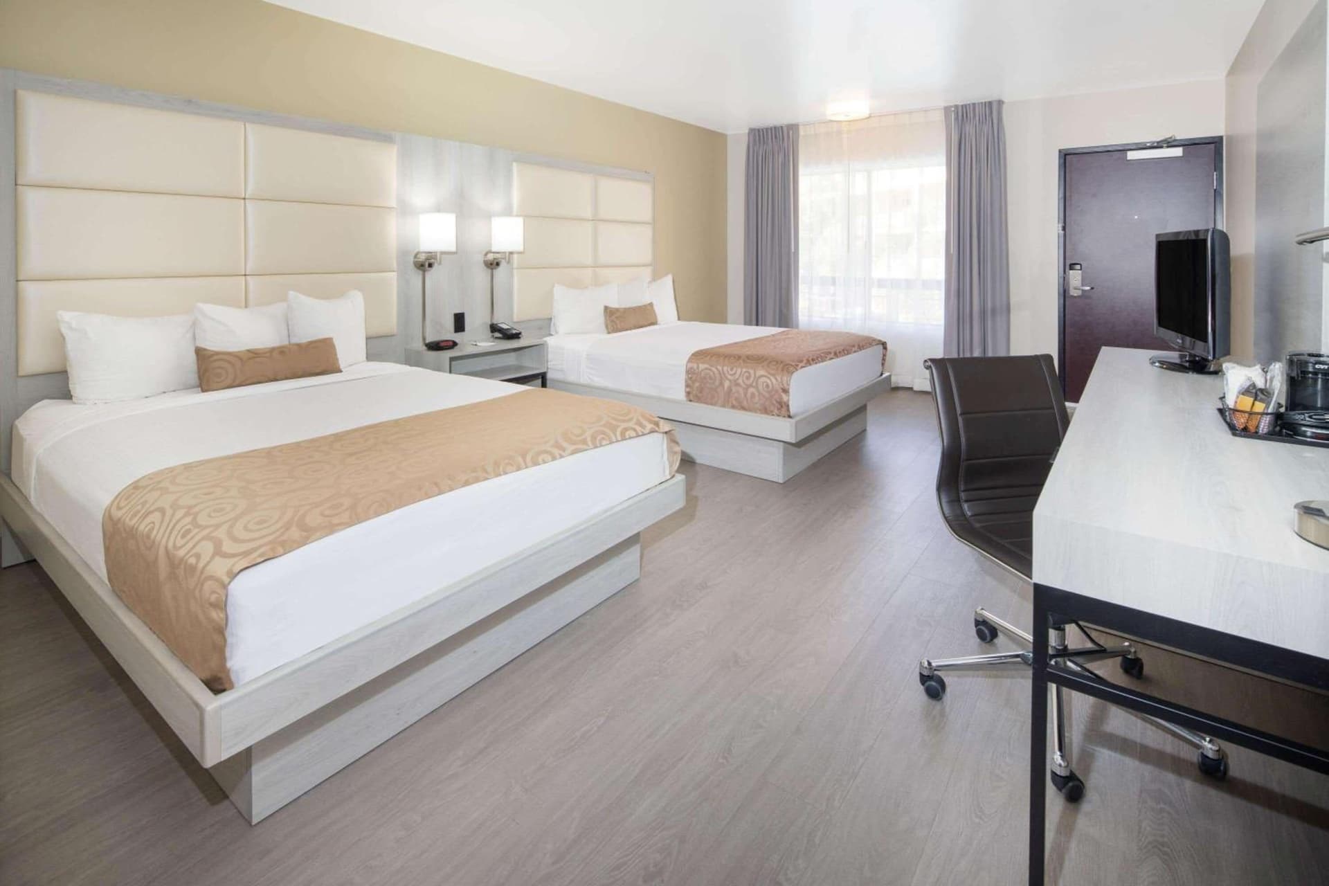 Ramada by Wyndham Burbank Airport gallery photo in Burbank, CA — image 30