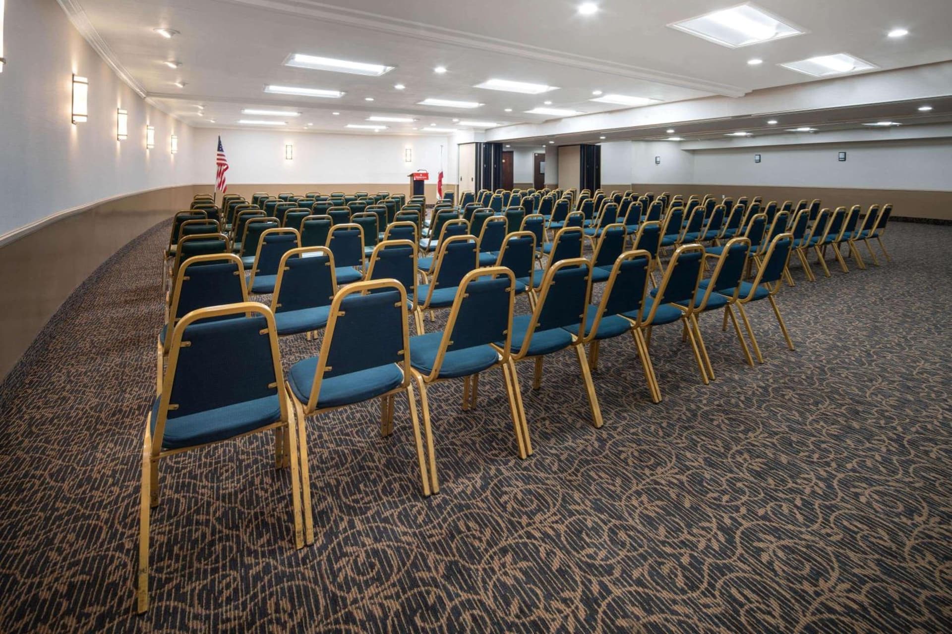 Ramada by Wyndham Burbank Airport gallery photo in Burbank, CA — image 36