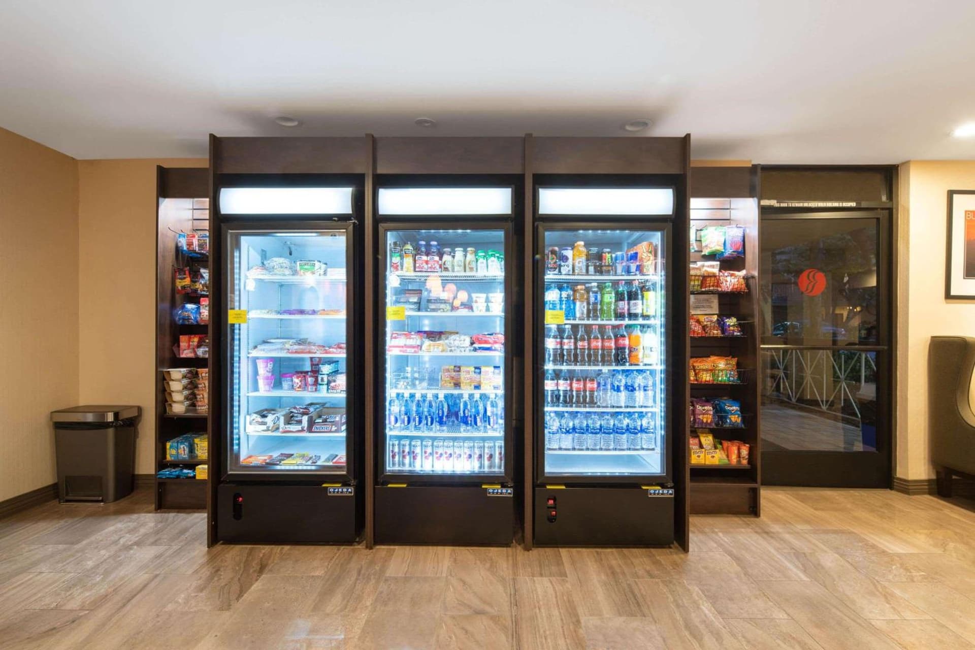 Ramada by Wyndham Burbank Airport gallery photo in Burbank, CA — image 26