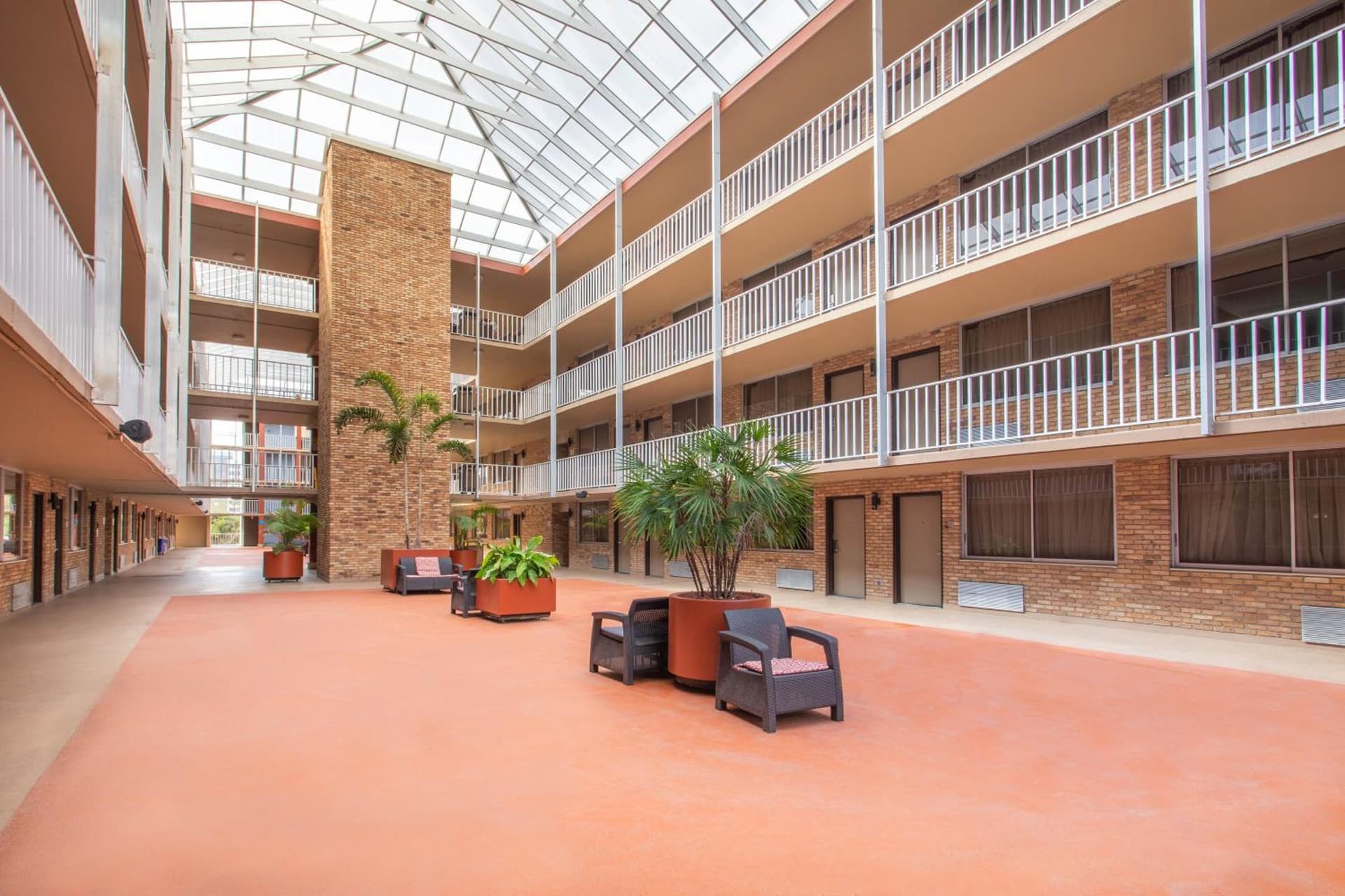 Ramada by Wyndham Tampa Westshore Airport South gallery photo in Tampa, FL — image 16