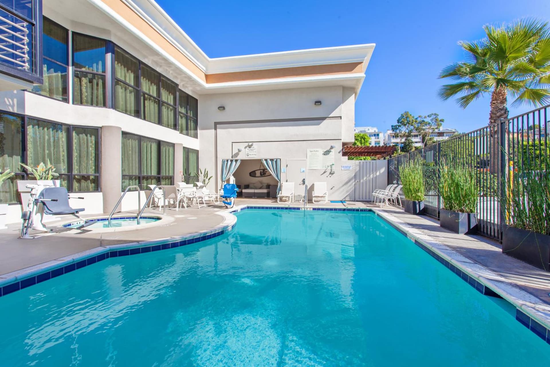 Holiday Inn Express Newport Beach by IHG gallery photo in Newport Beach, CA — image 18