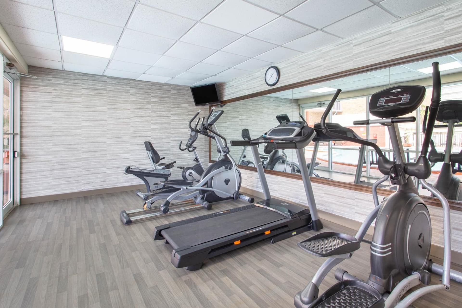Ramada by Wyndham Tampa Westshore Airport South gallery photo in Tampa, FL — image 18