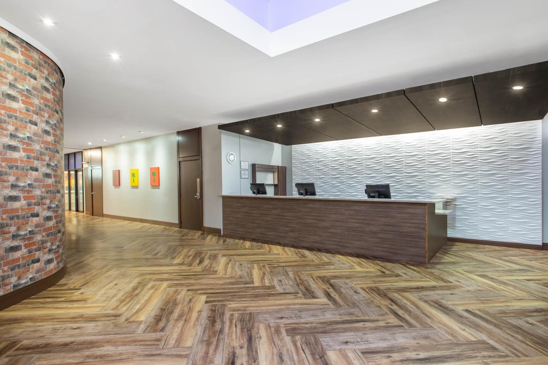 Ramada by Wyndham Tampa Westshore Airport South interior in Tampa, FL — gallery photo 2