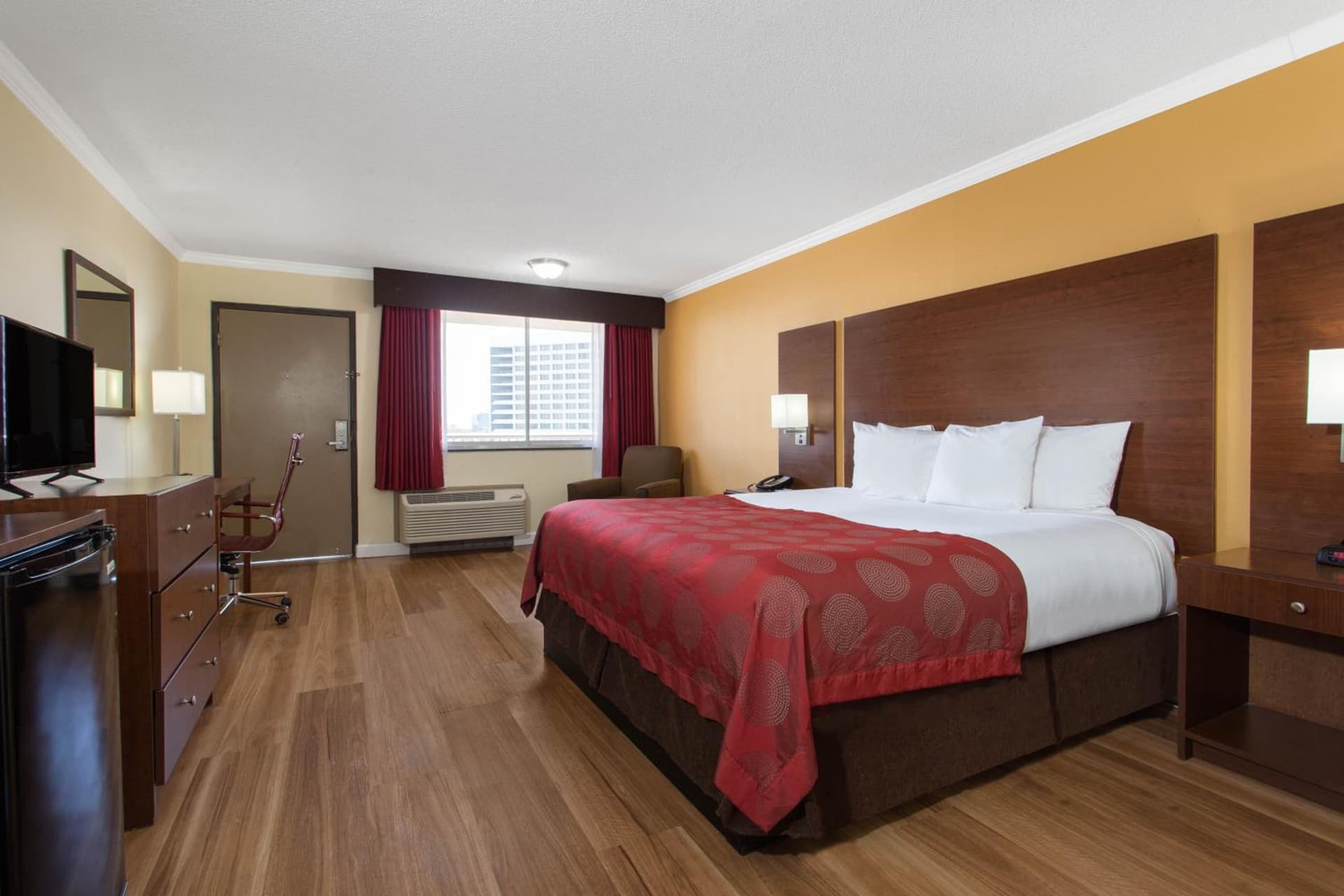Ramada by Wyndham Tampa Westshore Airport South gallery photo in Tampa, FL — image 21