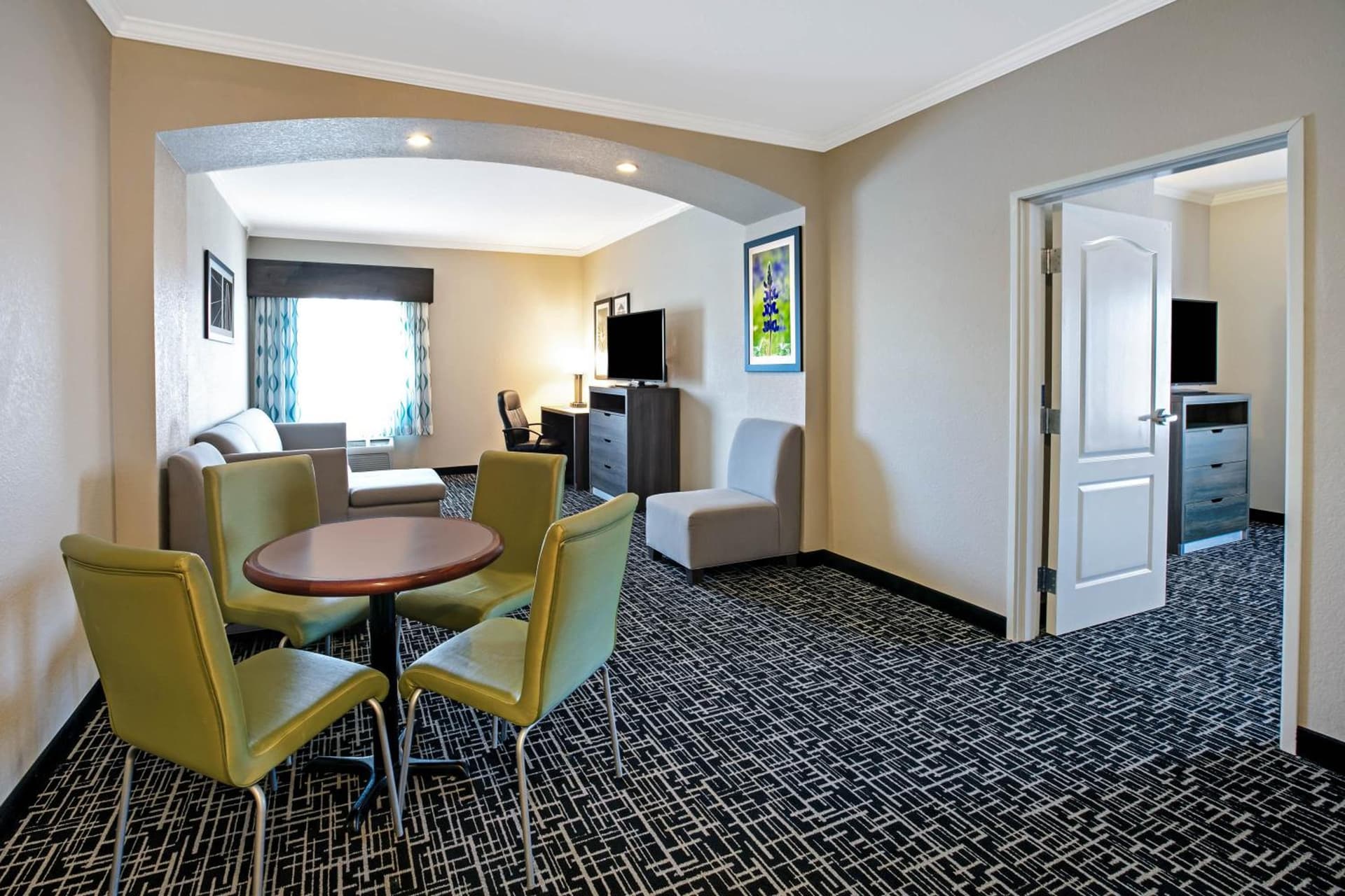 La Quinta by Wyndham Garland Harbor Point gallery photo in Garland, TX — image 47