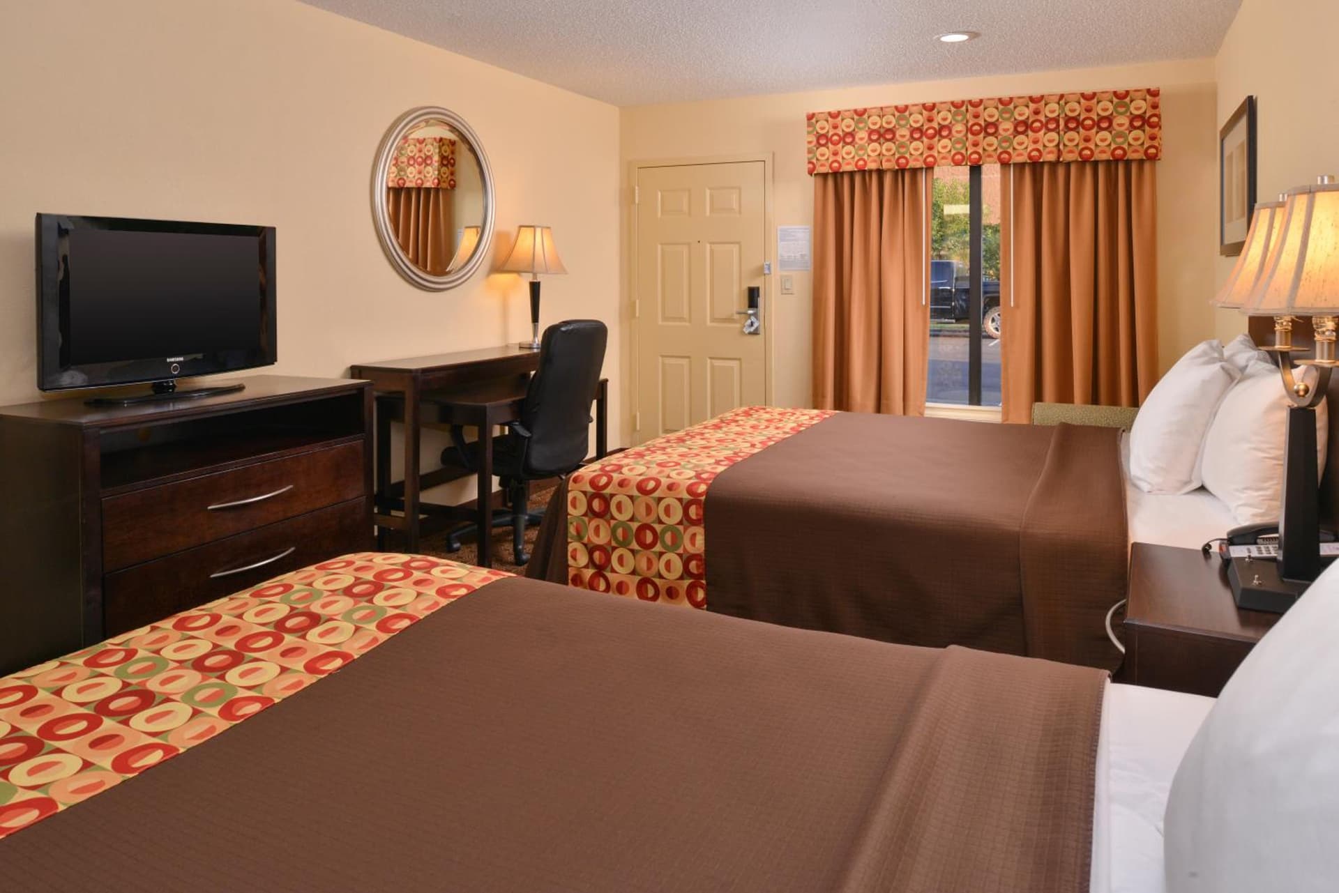 Americas Best Value Inn Tupelo Barnes Crossing interior in Tupelo, MS — gallery photo 2