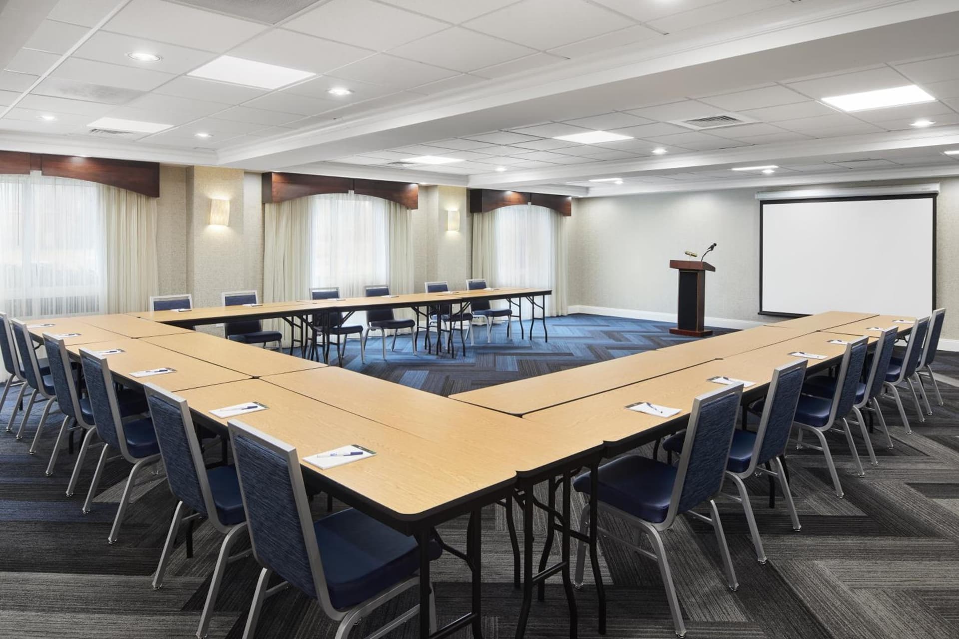 Holiday Inn Express & Suites - Spartanburg-North by IHG interior in Spartanburg, SC — gallery photo 2
