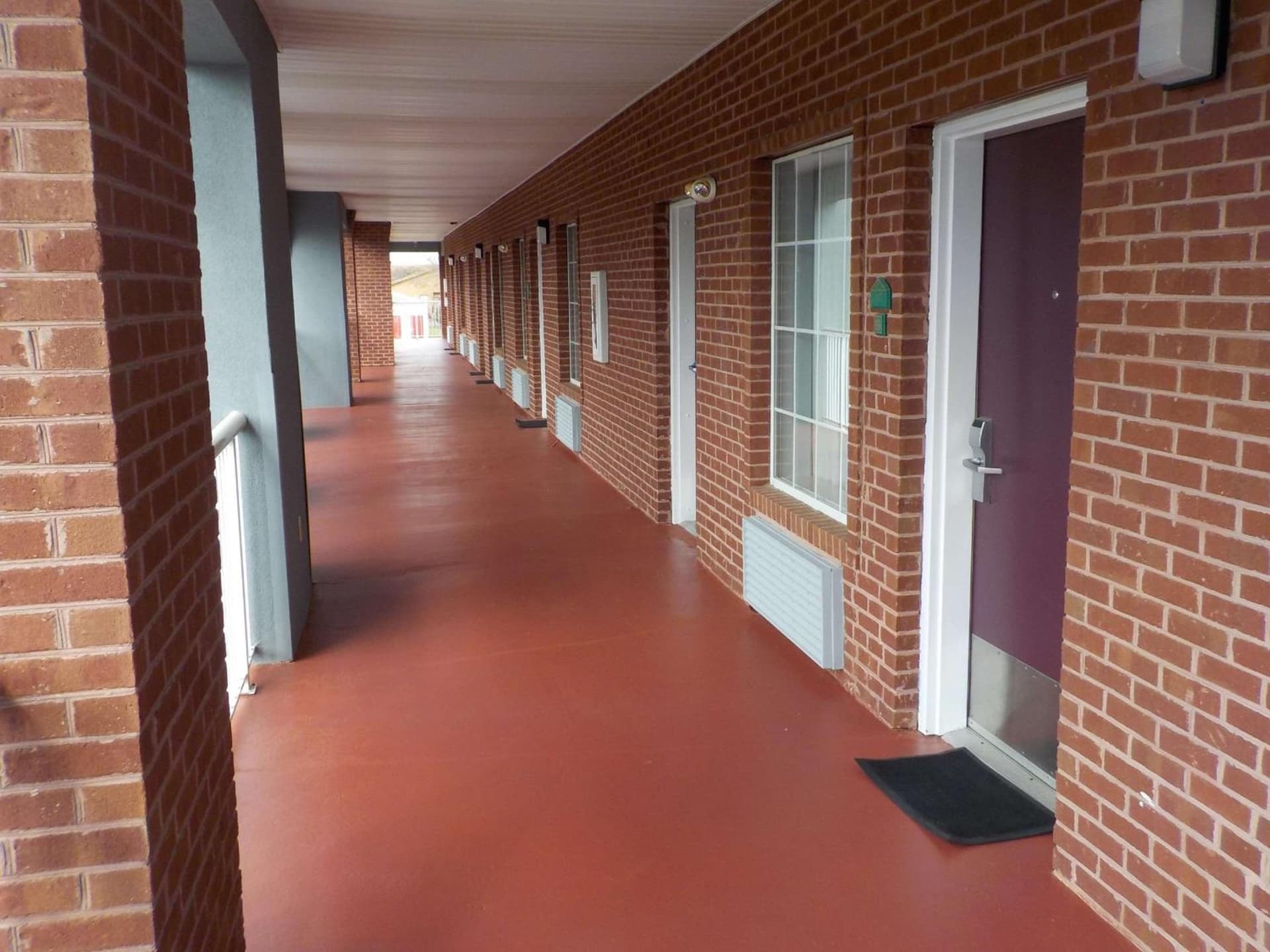 SureStay Plus Hotel by Best Western Warner Robins AFB gallery photo in Warner Robins, GA — image 9