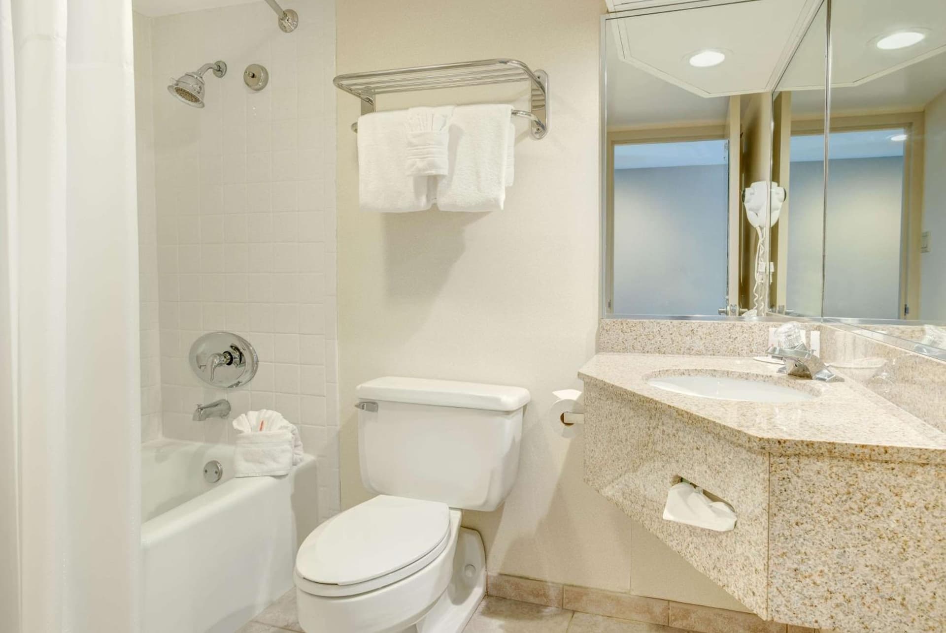 Days Hotel by Wyndham Toms River Jersey Shore gallery photo in Toms River — image 31