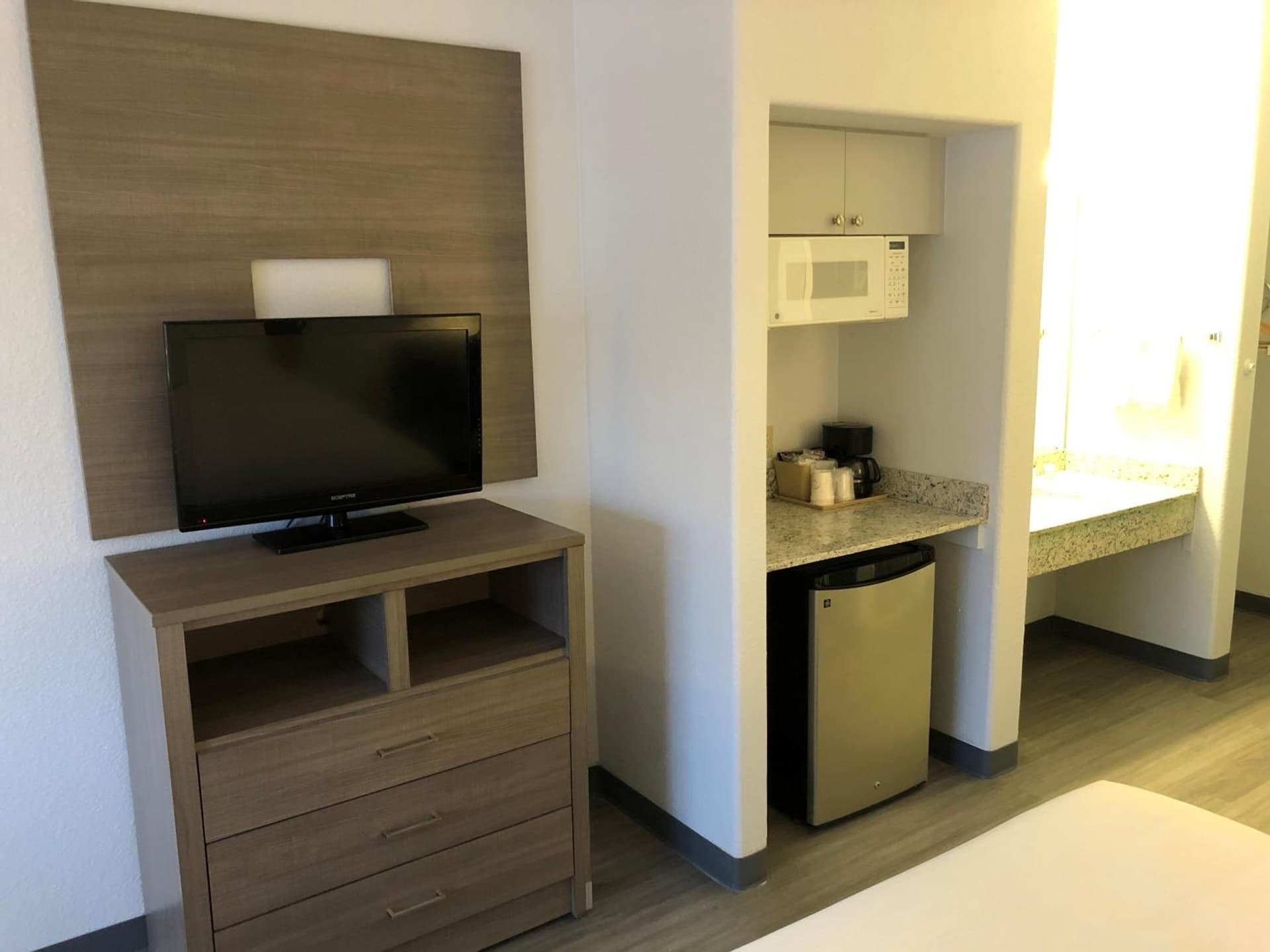 GreenTree Inn Denver Tech Center property views in Centennial, CO — gallery photo 3