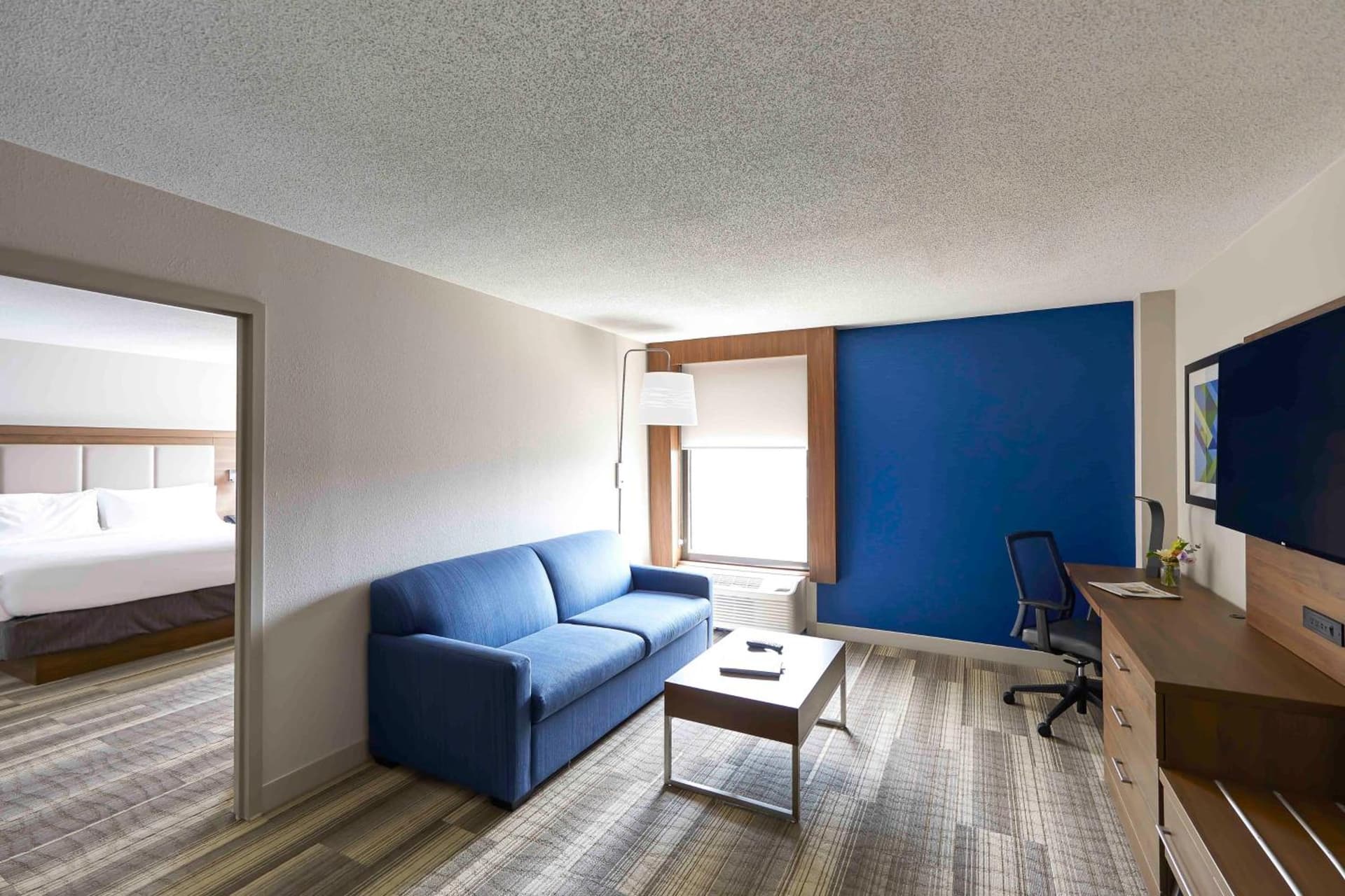 Holiday Inn Express Nashville-Downtown - Broadway by IHG gallery photo in Nashville, TN — image 5