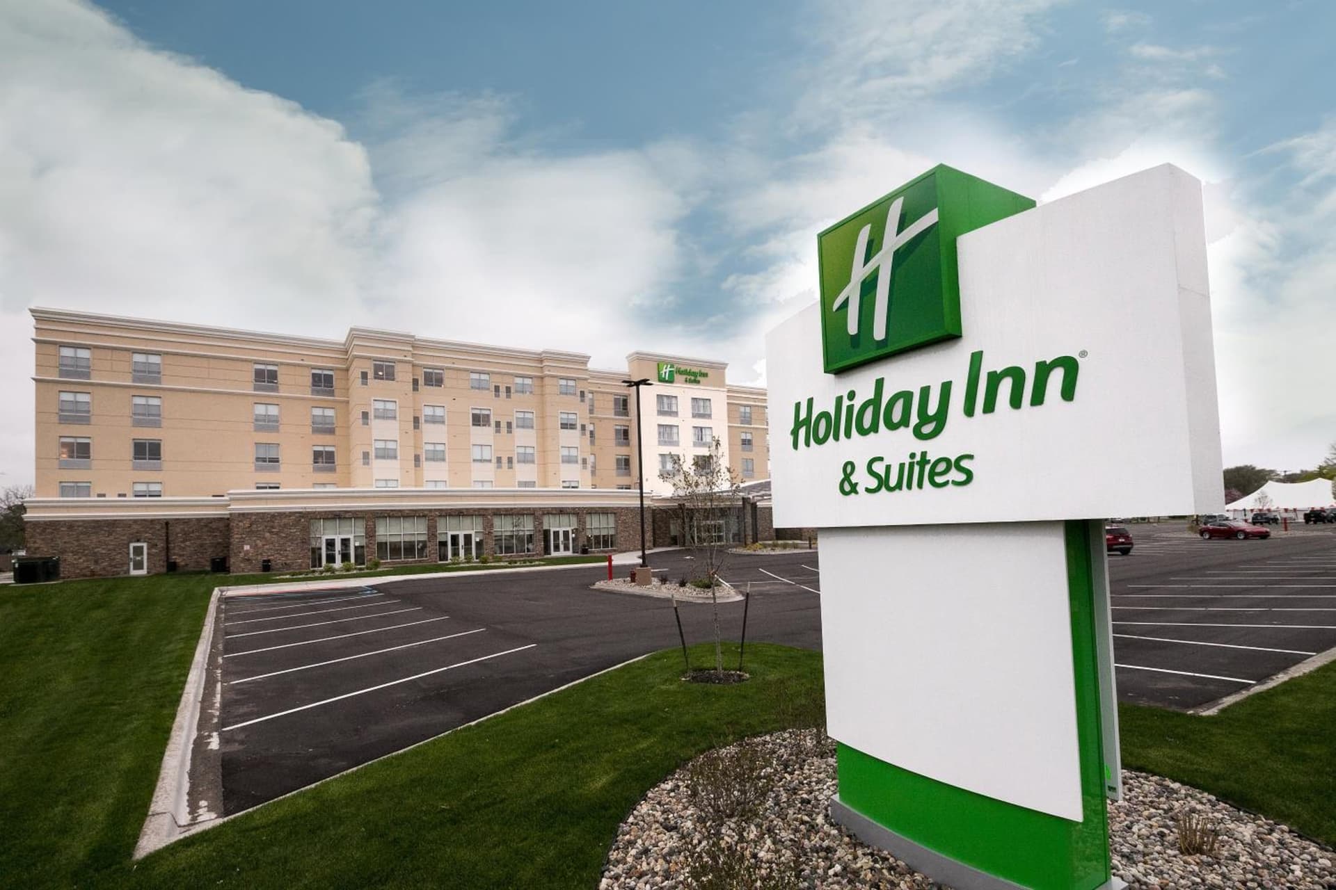 Holiday Inn Hotel & Suites - Mount Pleasant by IHG featured exterior or lobby in Mount Pleasant, MI — similar hotel