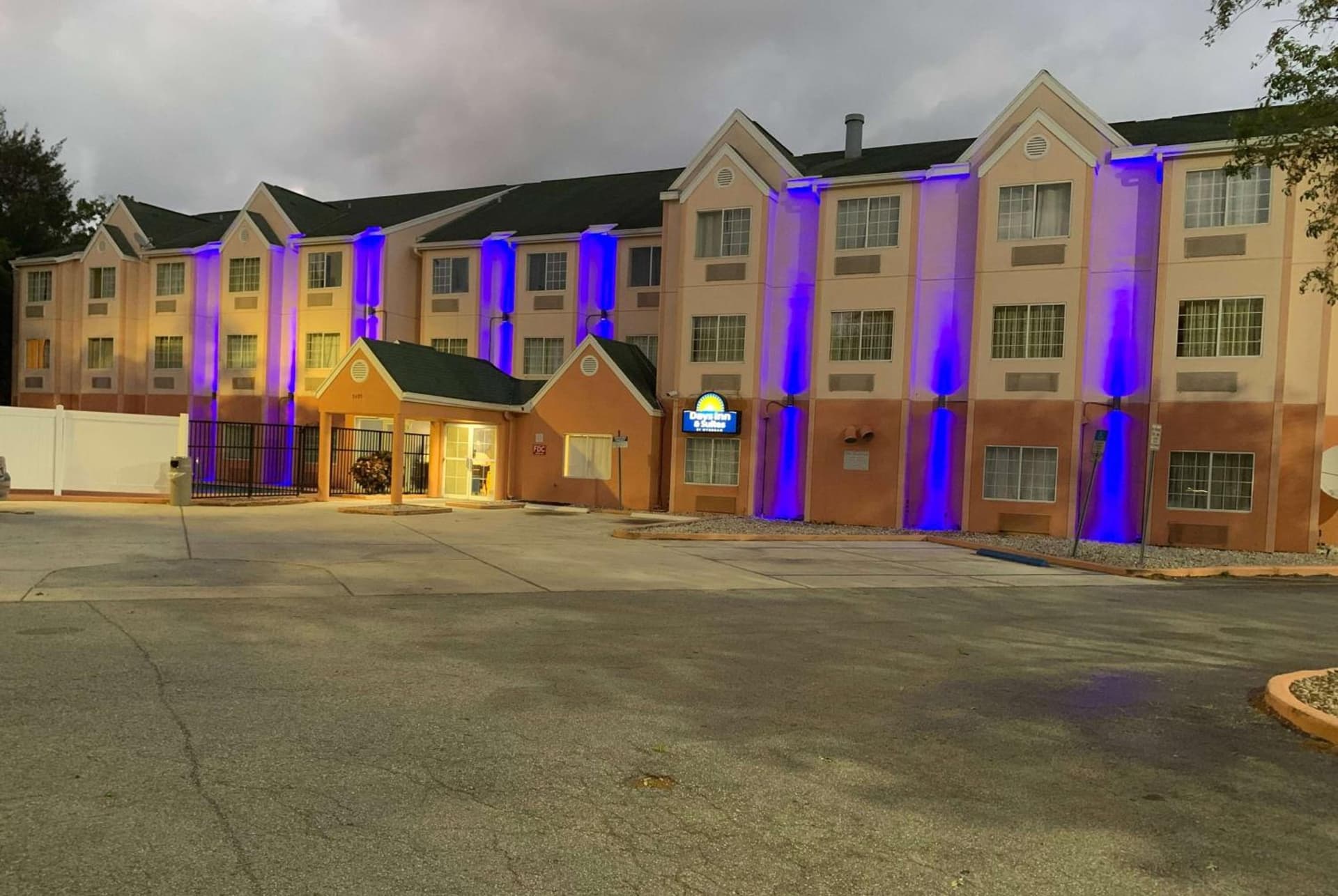 Days Inn & Suites by Wyndham Tampa/Raymond James Stadium featured exterior or lobby in Tampa, FL — similar hotel
