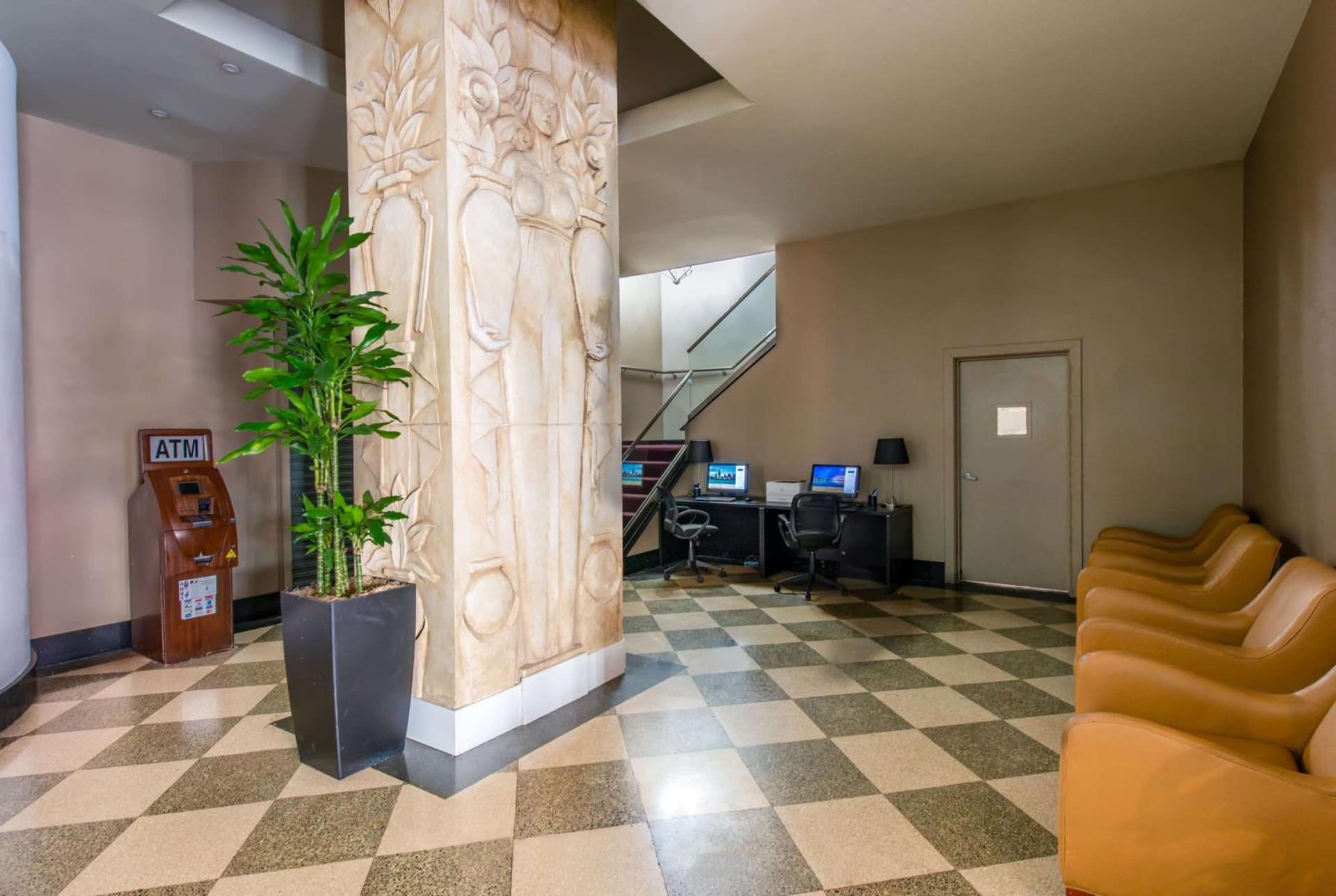 Travelodge by Wyndham Downtown Chicago interior in Chicago, IL — gallery photo 2