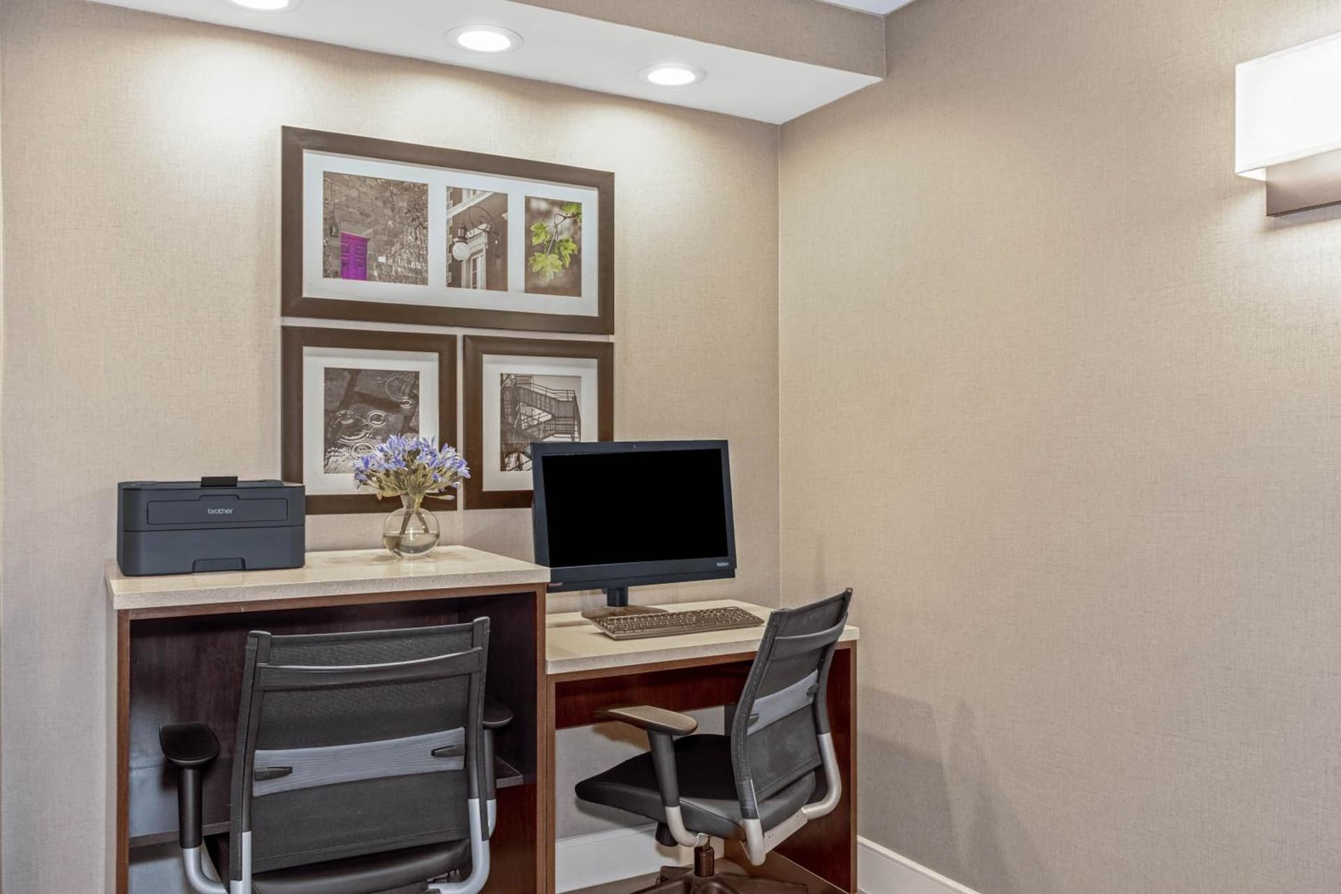La Quinta Inn & Suites by Wyndham Panama City gallery photo in Panama City, FL — image 4