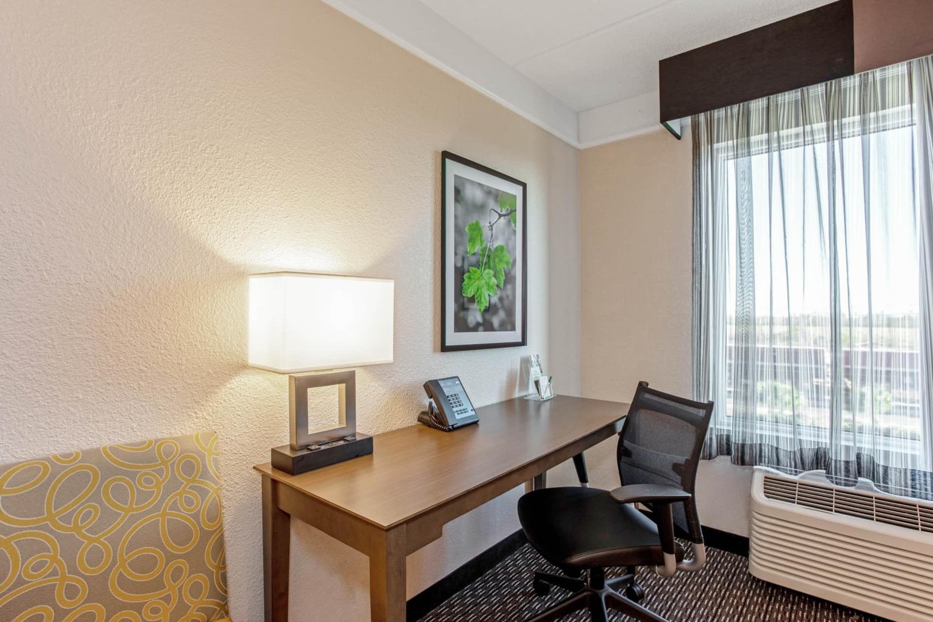 La Quinta Inn & Suites by Wyndham Panama City gallery photo in Panama City, FL — image 27