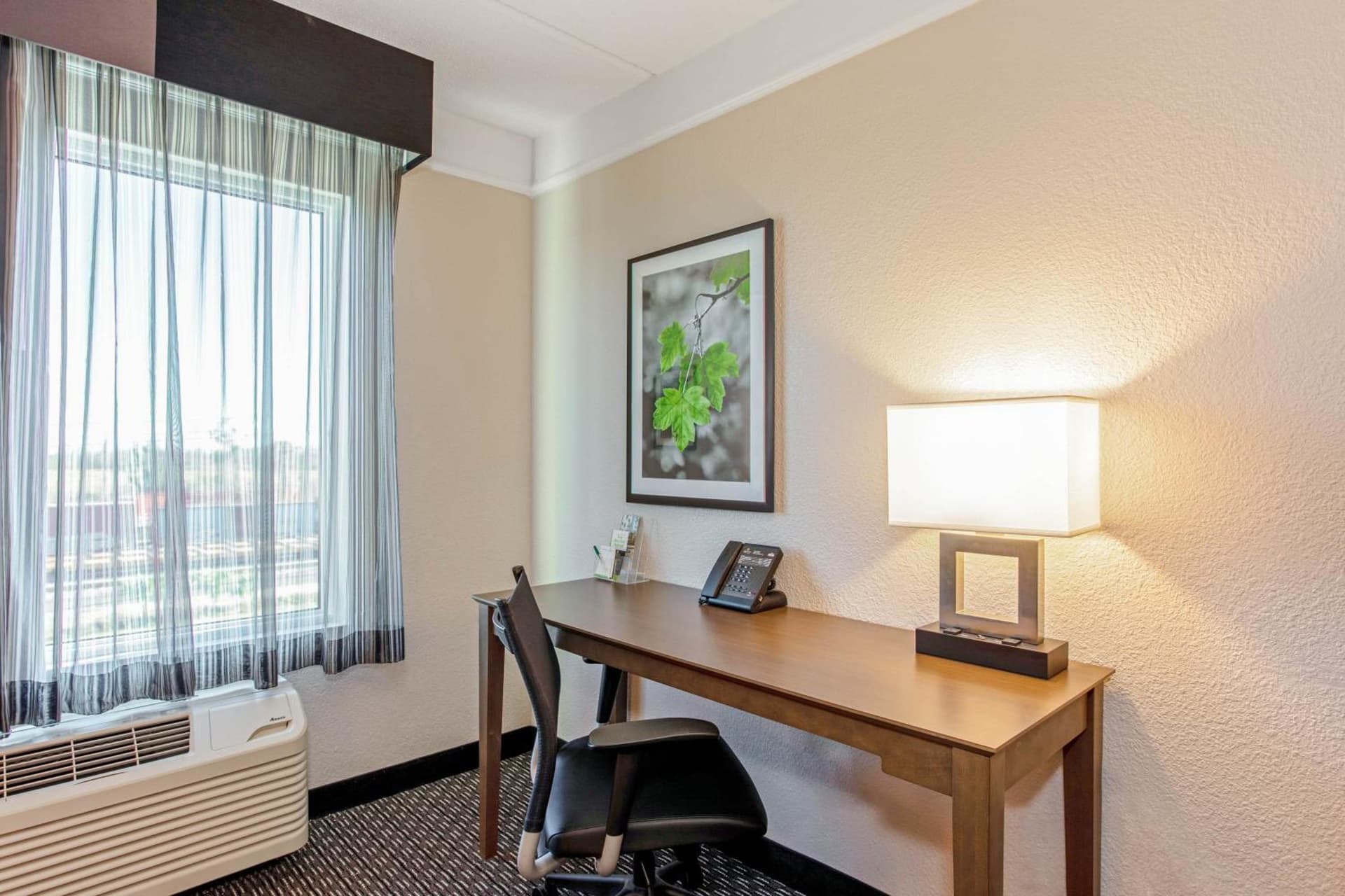 La Quinta Inn & Suites by Wyndham Panama City interior in Panama City, FL — gallery photo 2