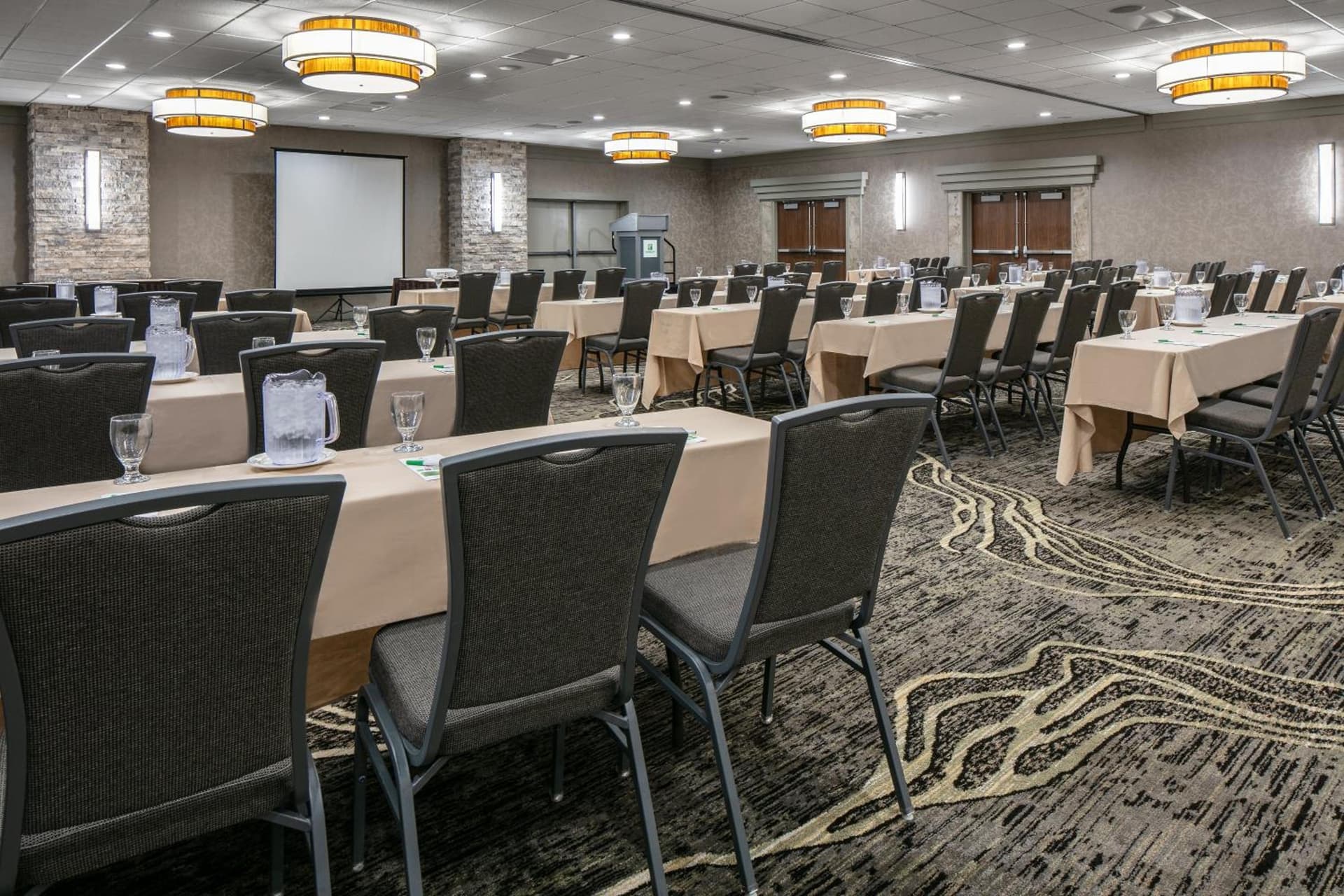 Holiday Inn Hotel & Suites Des Moines-Northwest by IHG property views in Urbandale, IA — gallery photo 3