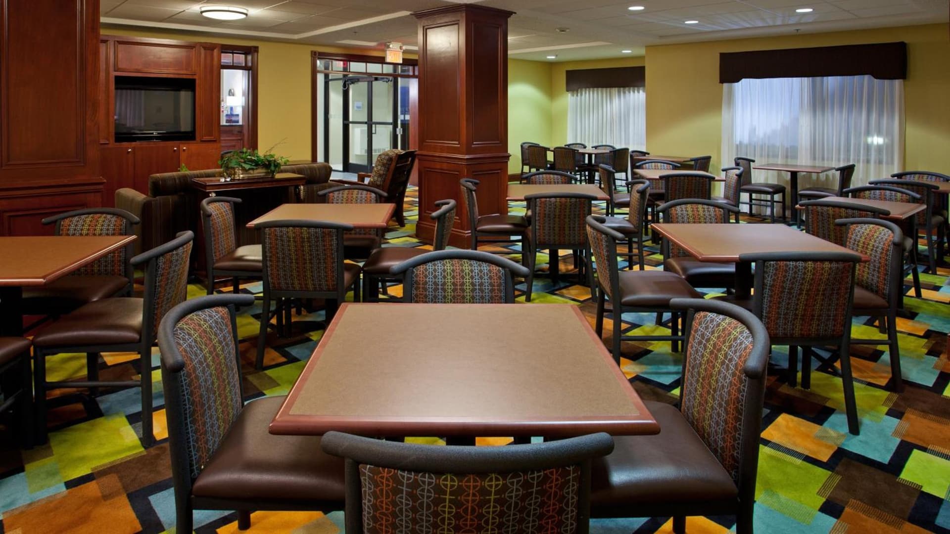 Holiday Inn Express Grove City - Premium Outlet Mall by IHG gallery photo in Grove City, PA — image 43
