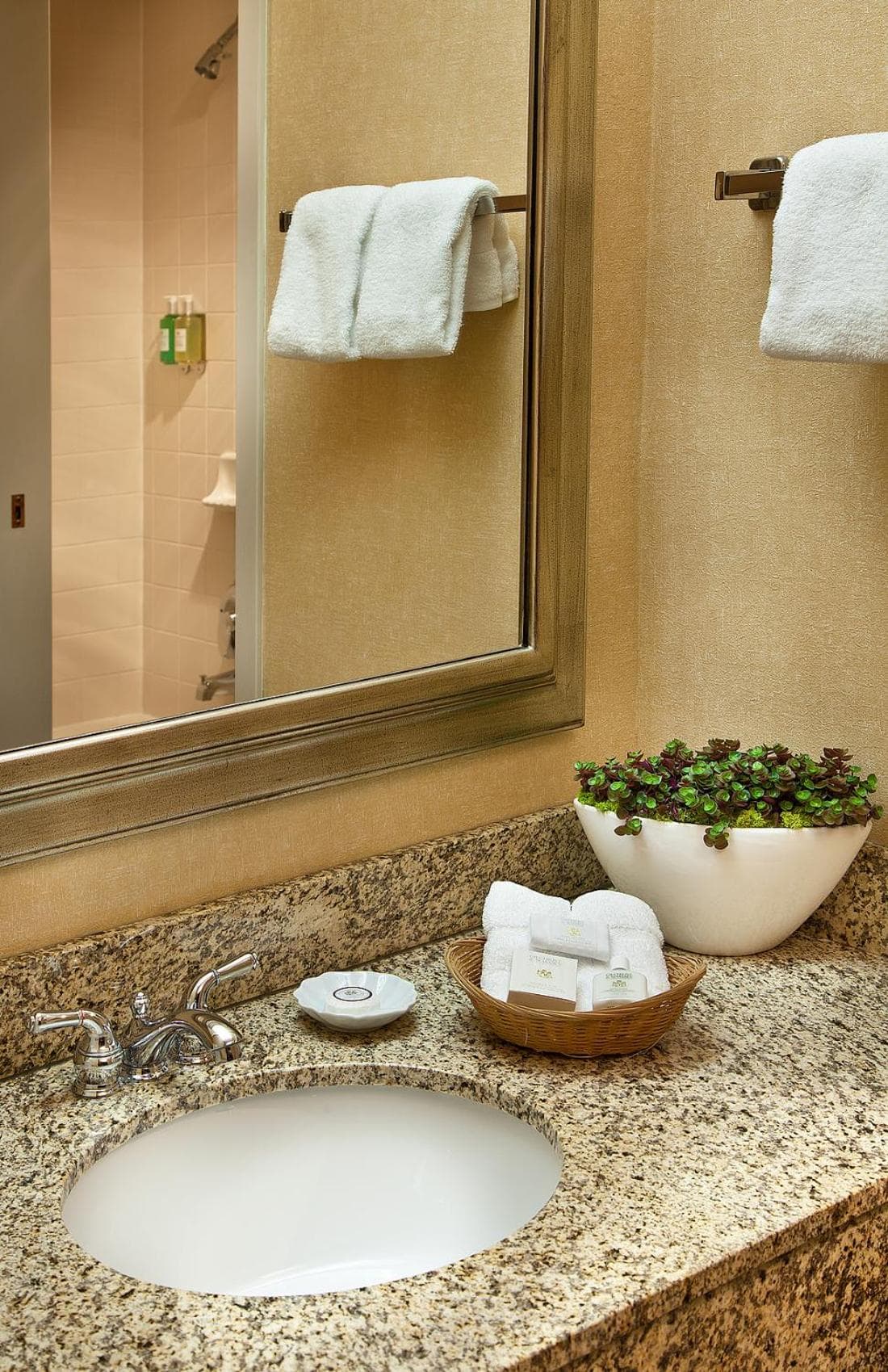 Coast Gateway Hotel property views in SeaTac, WA — gallery photo 3