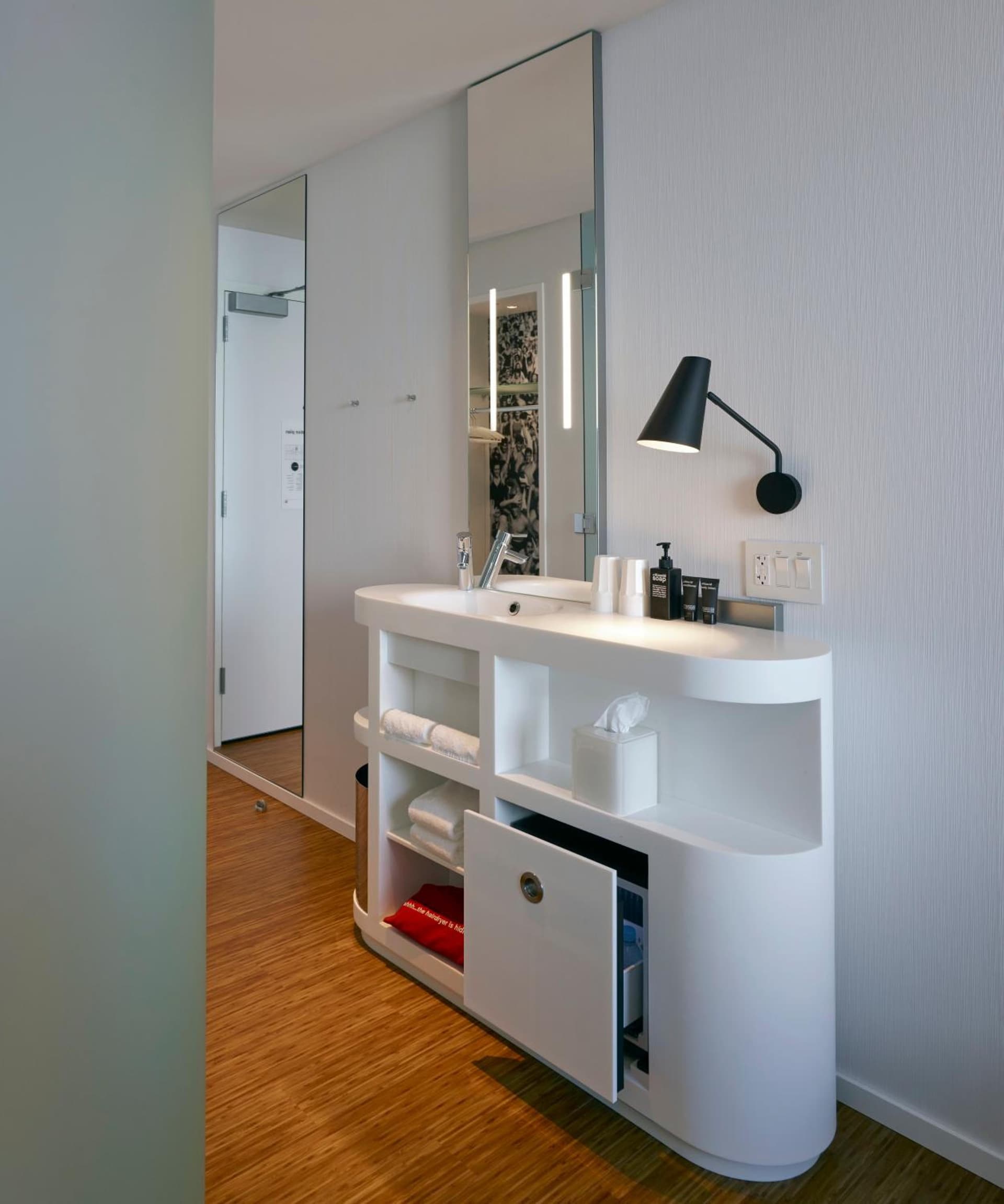 citizenM Boston North Station gallery photo in Boston, MA — image 19