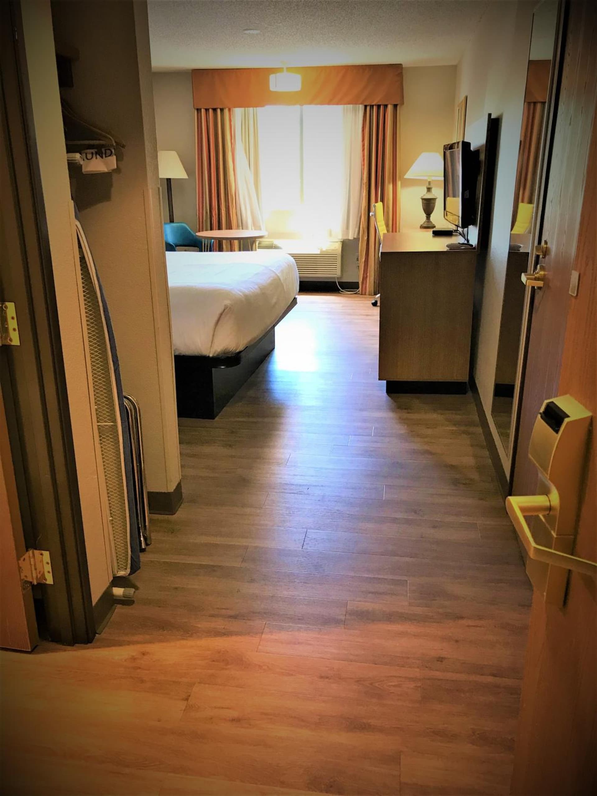 Days Inn by Wyndham Bernalillo gallery photo in Bernalillo, NM — image 8