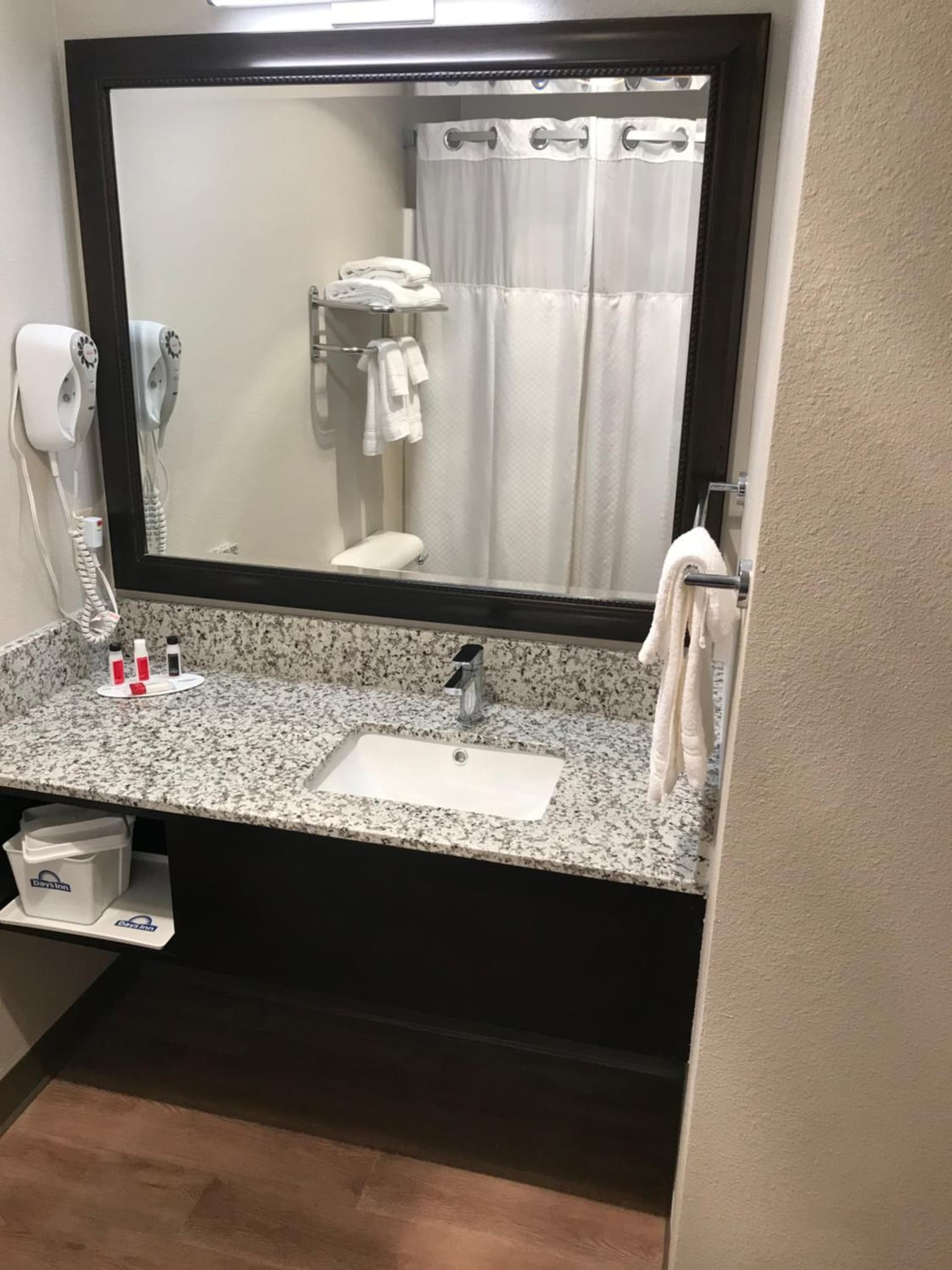 Days Inn by Wyndham Bernalillo gallery photo in Bernalillo, NM — image 28