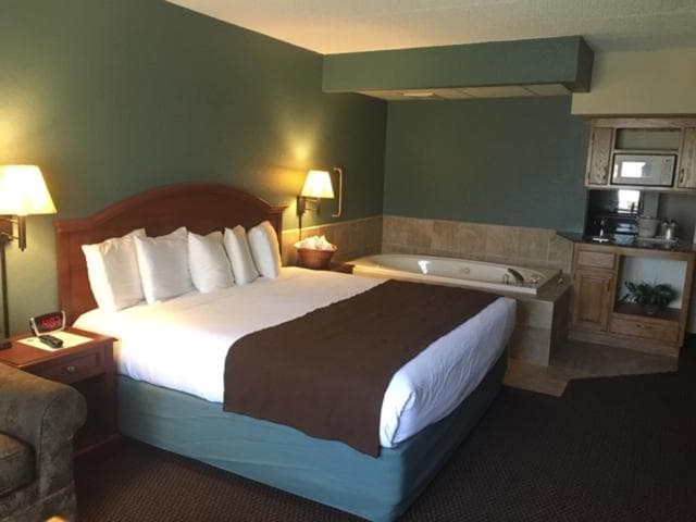 AmericInn by Wyndham Chippewa Falls property views in Chippewa Falls, WI — gallery photo 3
