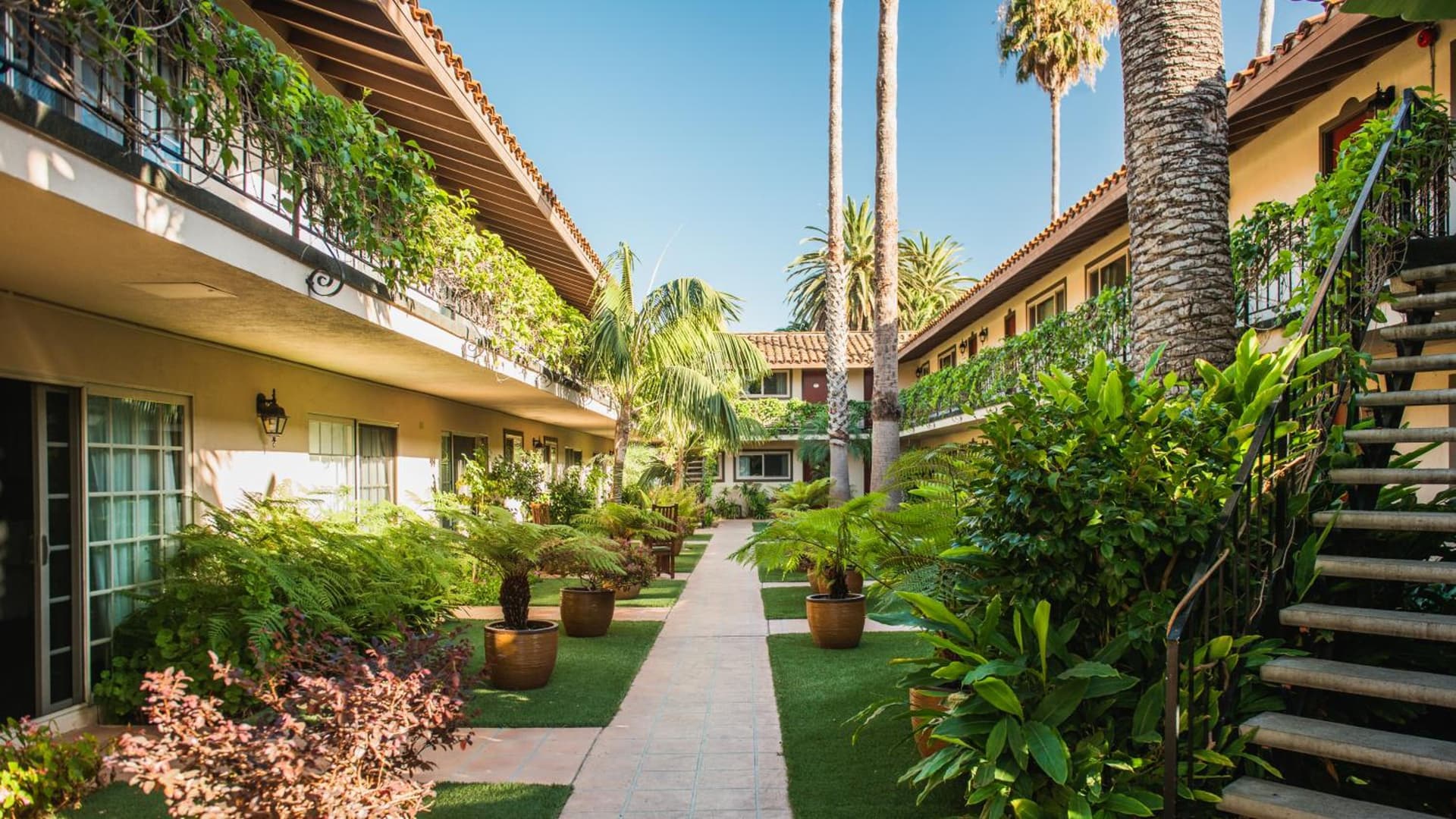 Inn by the Harbor property views in Santa Barbara, CA — gallery photo 3